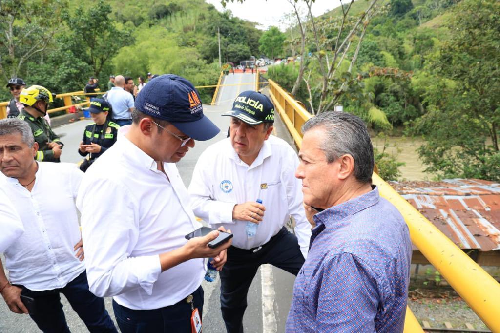 40% de los puentes en Colombia se encuentran deteriorados, asegura ministro de Transporte