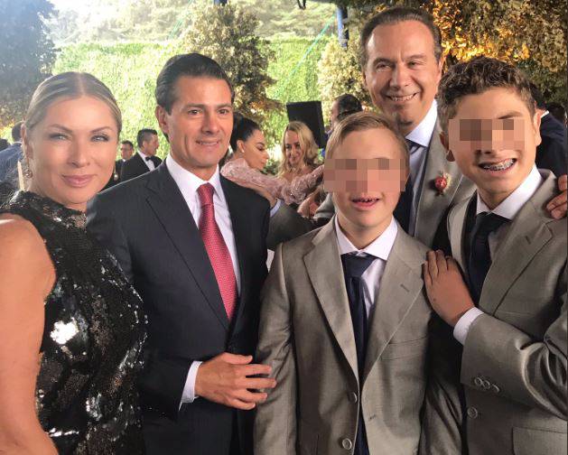 El ex presidente Peña Nieto, junto a Collado y sus hijos (Foto: Twitter)