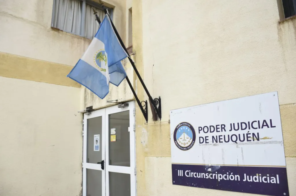 "La casa va a terminar quemada": amenazó a un hombre por una deuda, fue a buscar un arma y lo mató