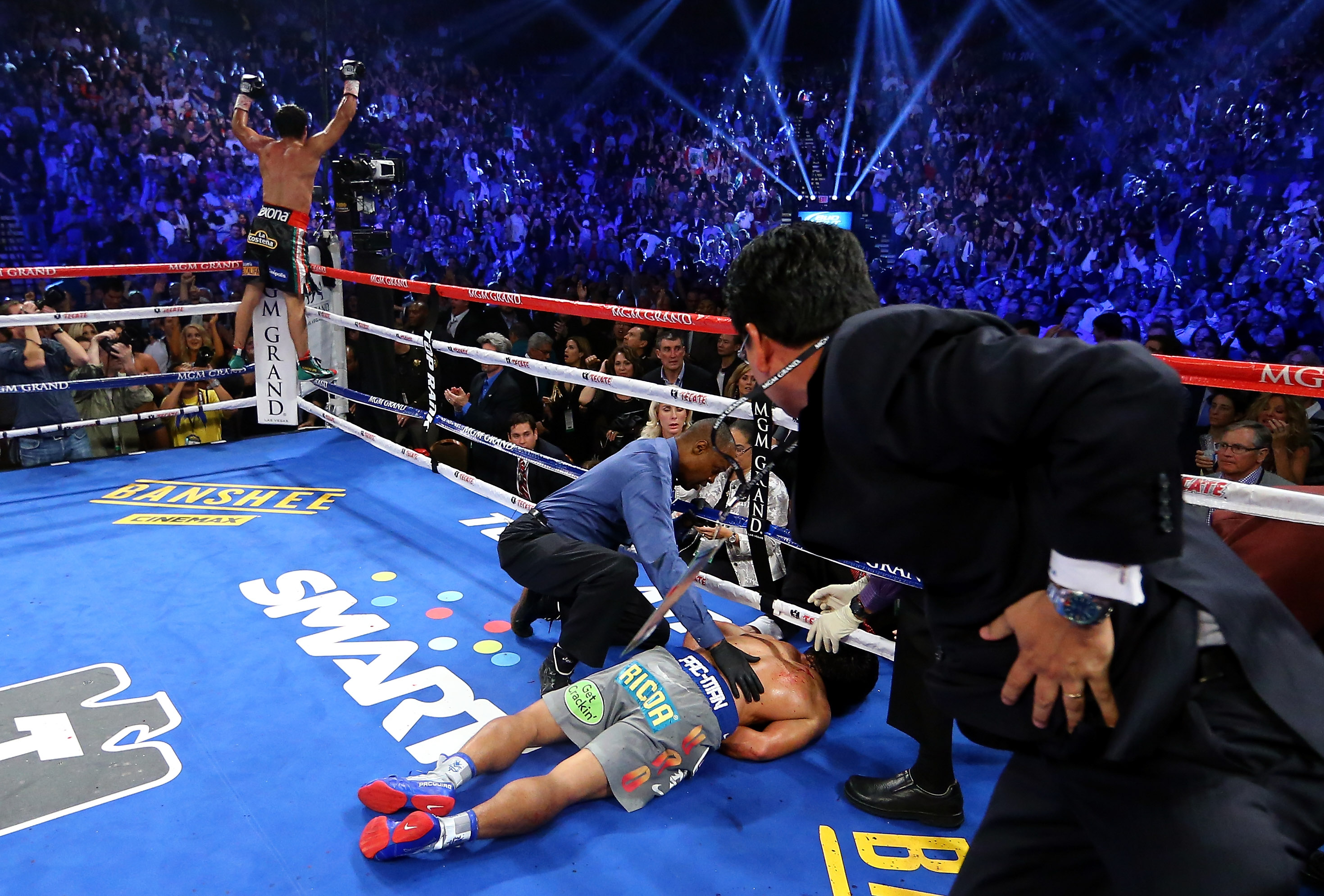 Until the sixth round the knockout fell that left Pacquiao lying on the canvas (Photo: Getty Images)
