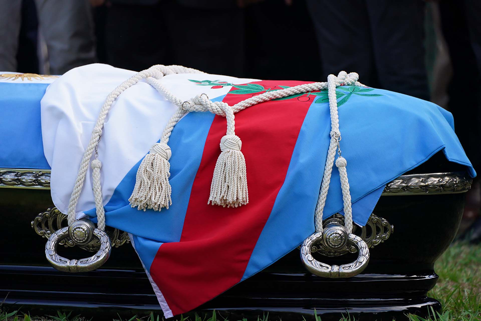 Este lunes familiares y el círculo íntimo de Carlos Menem le dieron el último adiós al ex mandatario