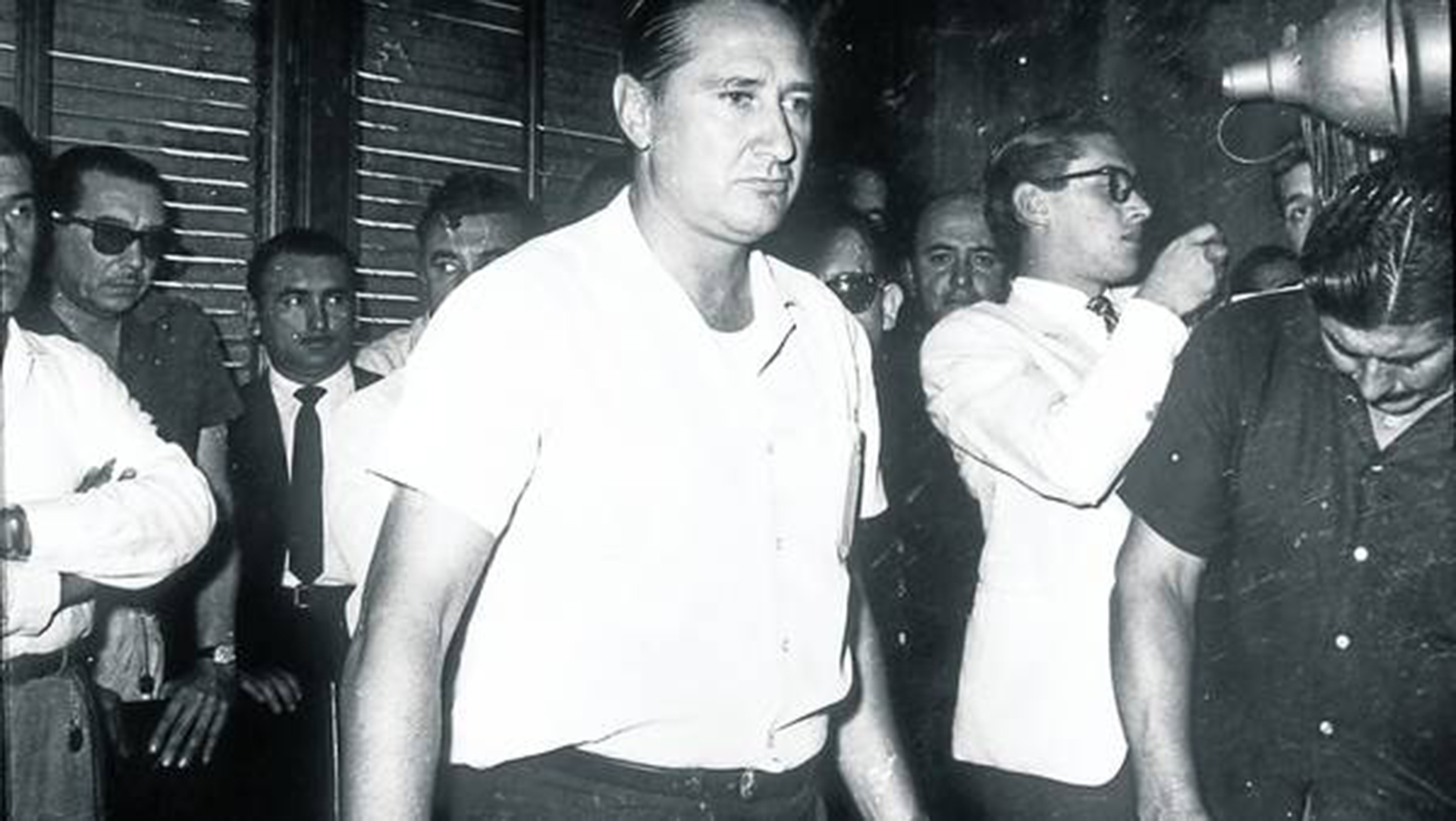 Los tres retornos de Perón: el avión negro, el paraguas y la masacre de  Ezeiza - Infobae