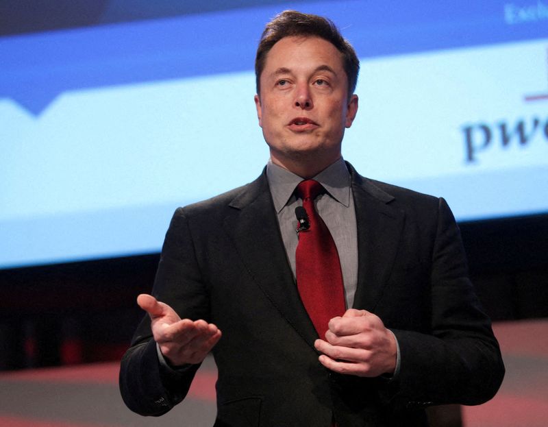 Imagen de archivo de Elon Musk hablando en el Salón Mundial del Automóvil en Detroit, Michigan, EEUU. 13 enero 2015. REUTERS/Rebecca Cook