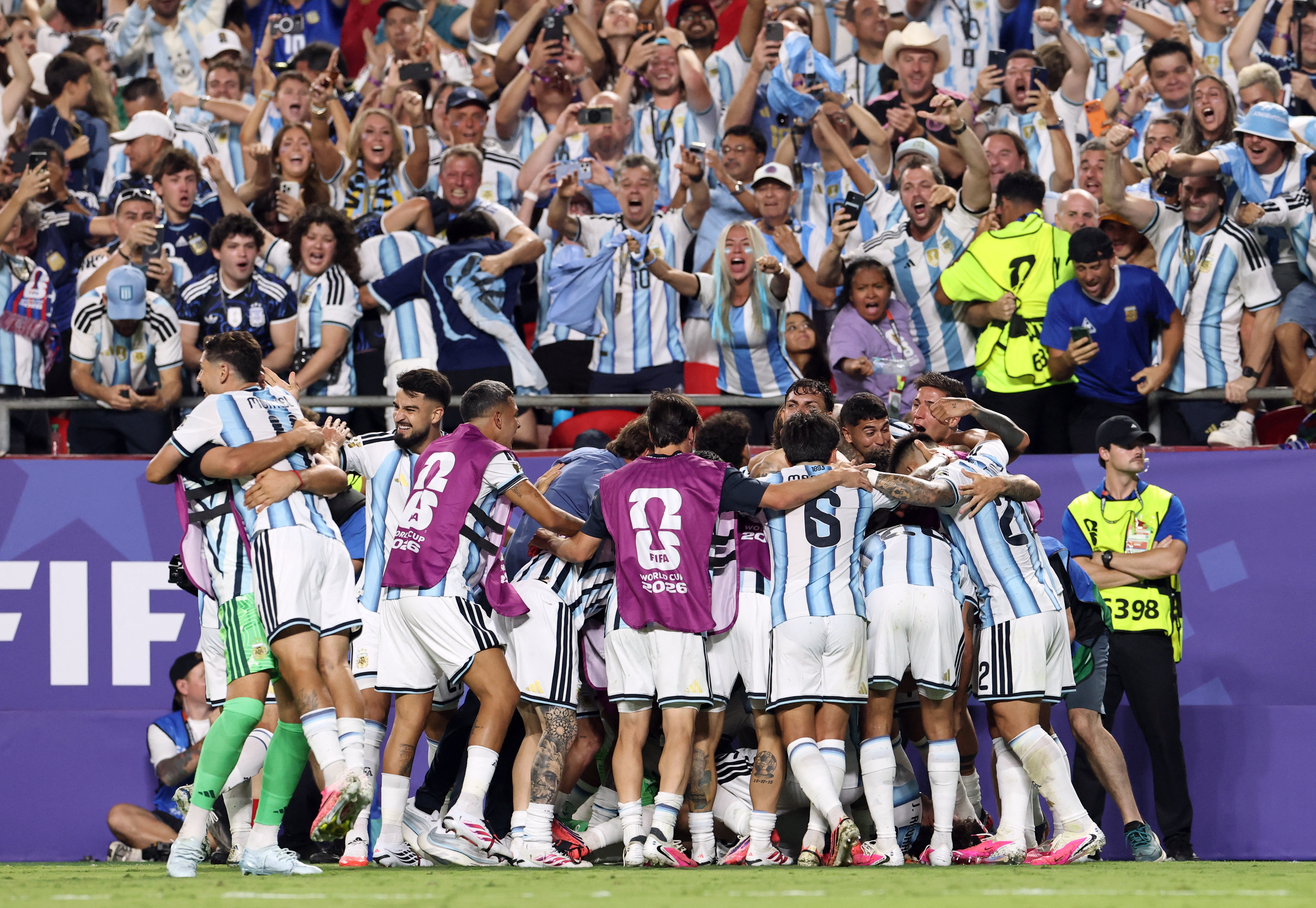El bolet&iacute;n del triunfo de Argentina ante Suiza: Juli&aacute;n &Aacute;lvarez en modo Messi y la dupla Cuti Romero-Licha Mart&iacute;nez, otra vez clave
