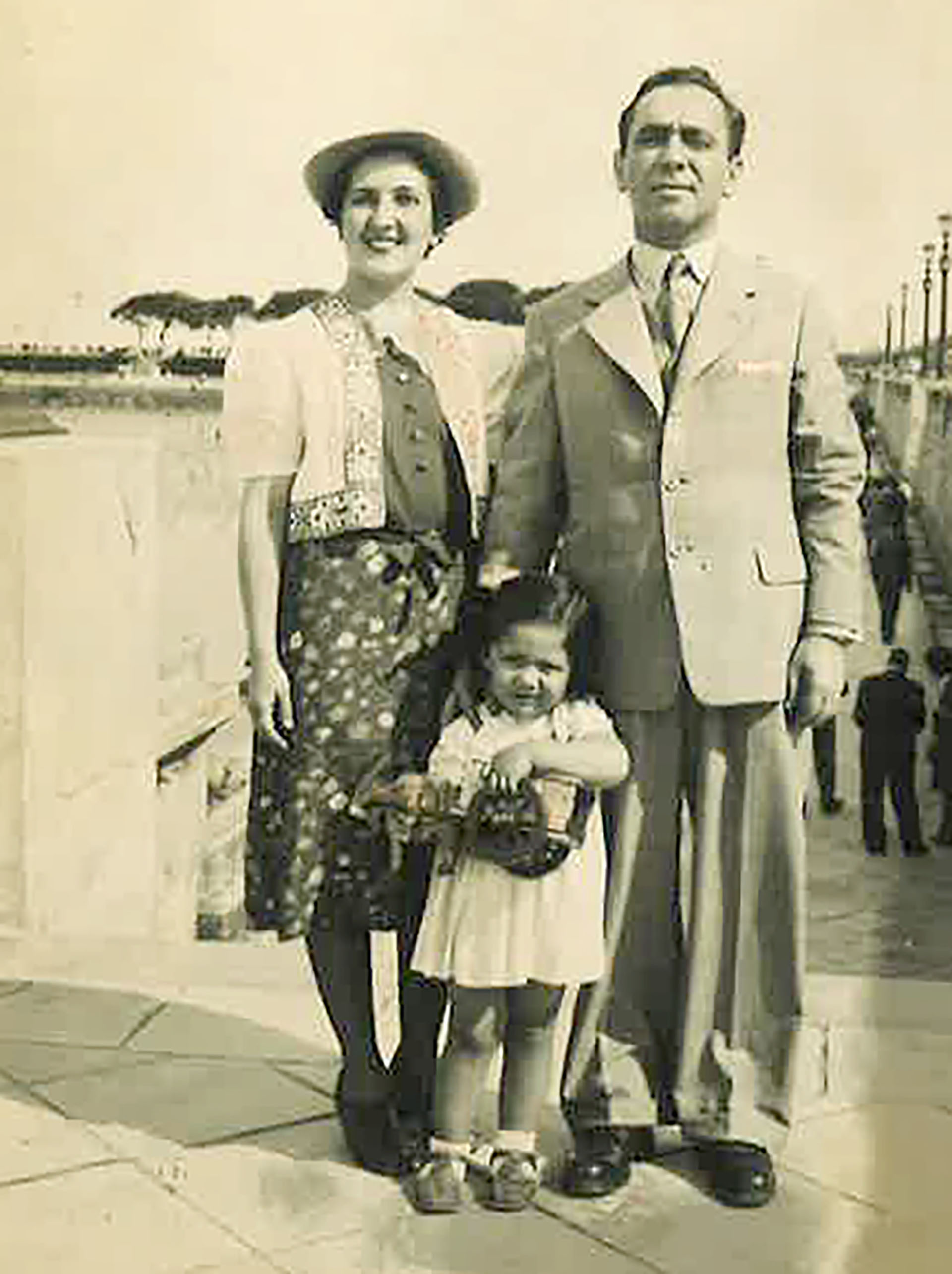 Alicia Dujovne Ortiz, con su madre feminista y su padre comunista.