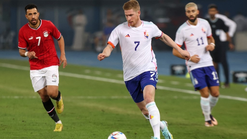 Kevin De Bruyne cometió un error clave en el partido amistoso que Bélgica perdió con Egipto (AFP)