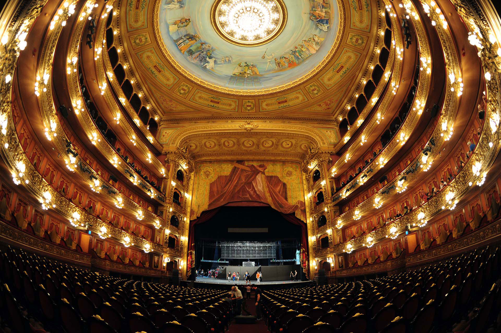 El Teatro hospeda a casi 3 mil personas (Maximiliano Luna)