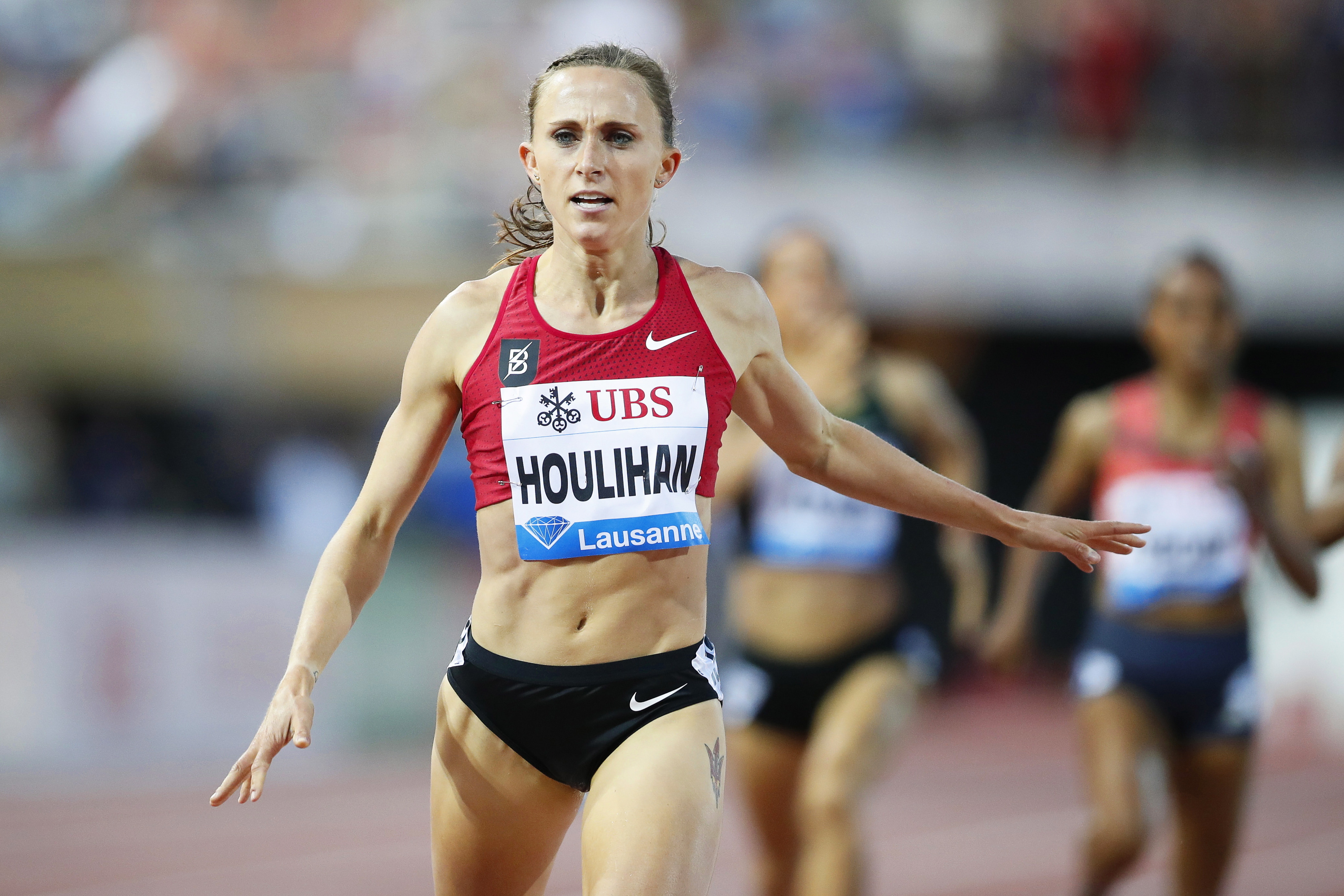 Shelby Houlihan from the United States competes in a race. EFE/VALENTIN FLAURAUD/File
