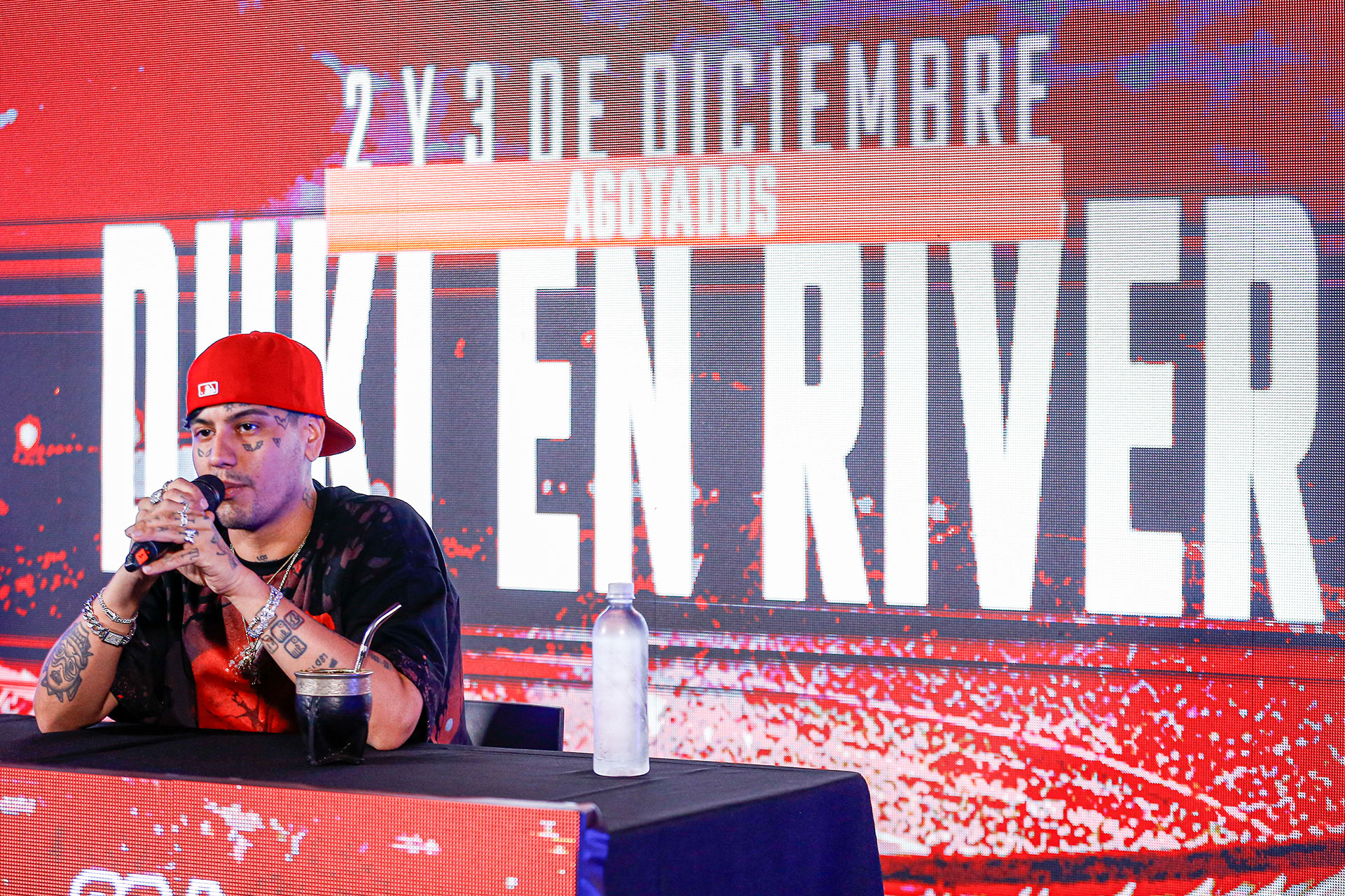 Duki se emocionó hasta las lágrimas antes de sus shows en River: