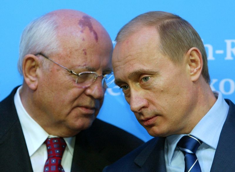 Vladimir Putin se encargó de destruir el legado de Mikhail Gorbachov (REUTERS/Christian Charisius)