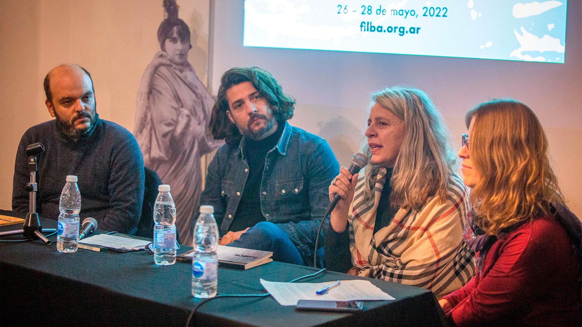 El panel "El mar como paisaje" tuvo participantes a los escritores Gloria Peirano, Matías Capelli y Rodrigo Montenegro, y estuvo moderado por 
Triana Kossmann (Foto: gentileza FILBA)