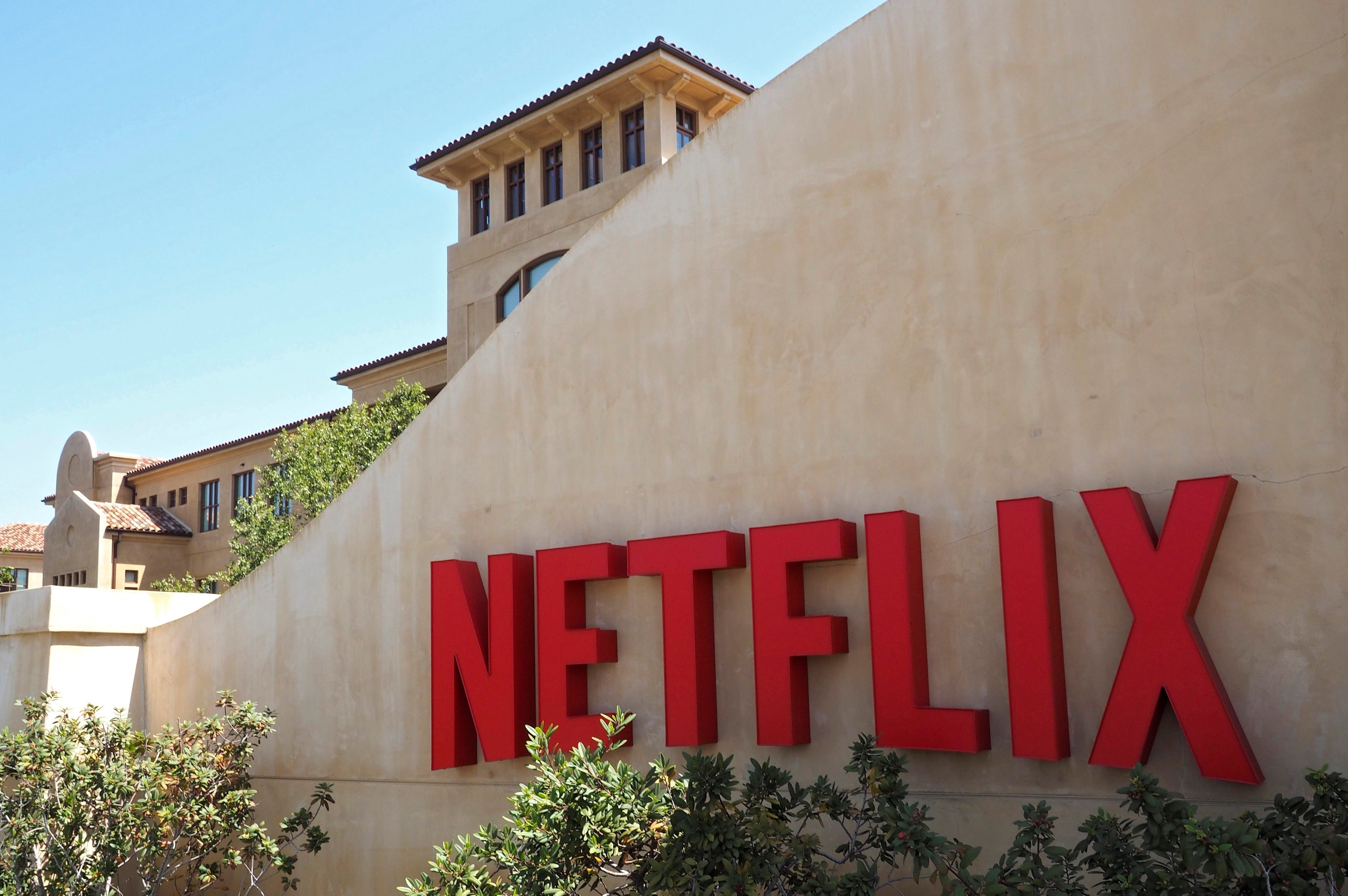 Por sus series y películas, Netflix se ha convertido en el rey del streaming. ( EFE/JOHN G. MABANGLO)