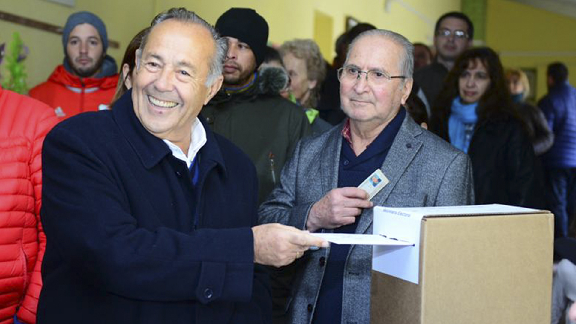 El senador Adolfo Rodríguez Saá votando en las elecciones de 2019 en San Luis, donde terminó en tercer lugar compitiendo para gobernador (NA)