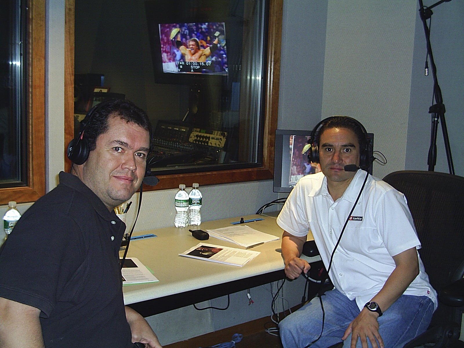 Pietrasanta colaboró en Televisa Deportes como narrador de lucha libre (Foto: Twitter/@Javier_Sahagun)