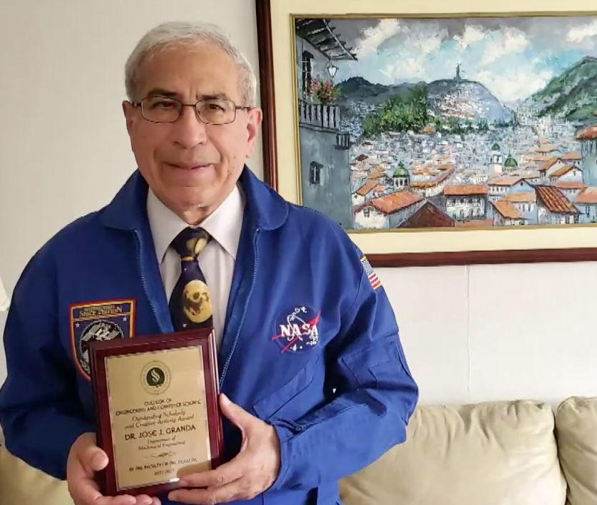 José Granda ha sido reconocido en varias ocasiones por sus aportes a la investigación espacial. (Teleamazonas)