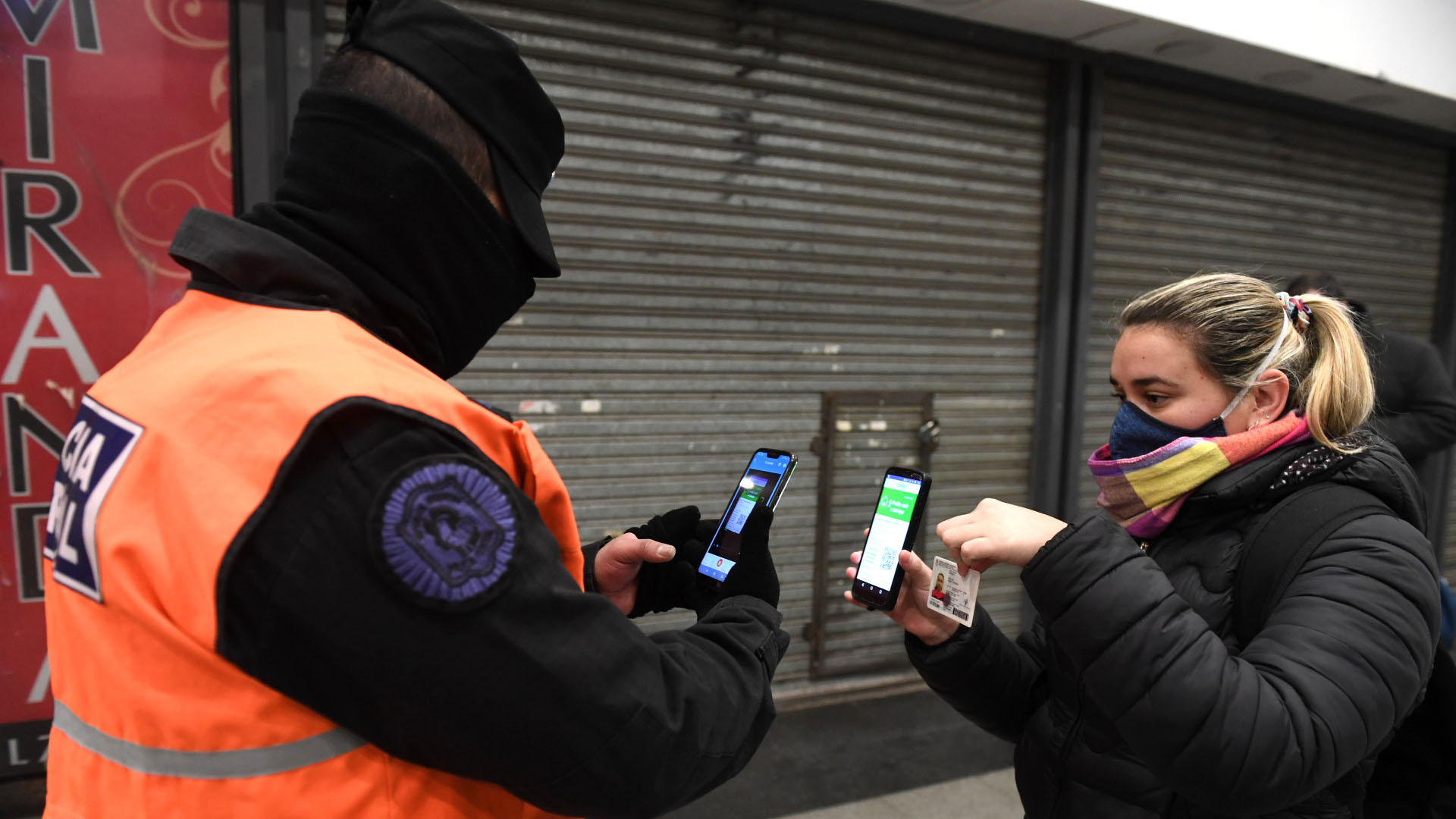 Los colectivos, que realizan el 80 % de los viajes que se hacen en transporte público, están trasladando 2.006.000 pasajeros por día, un descenso del 3% con respecto a la semana pasada.