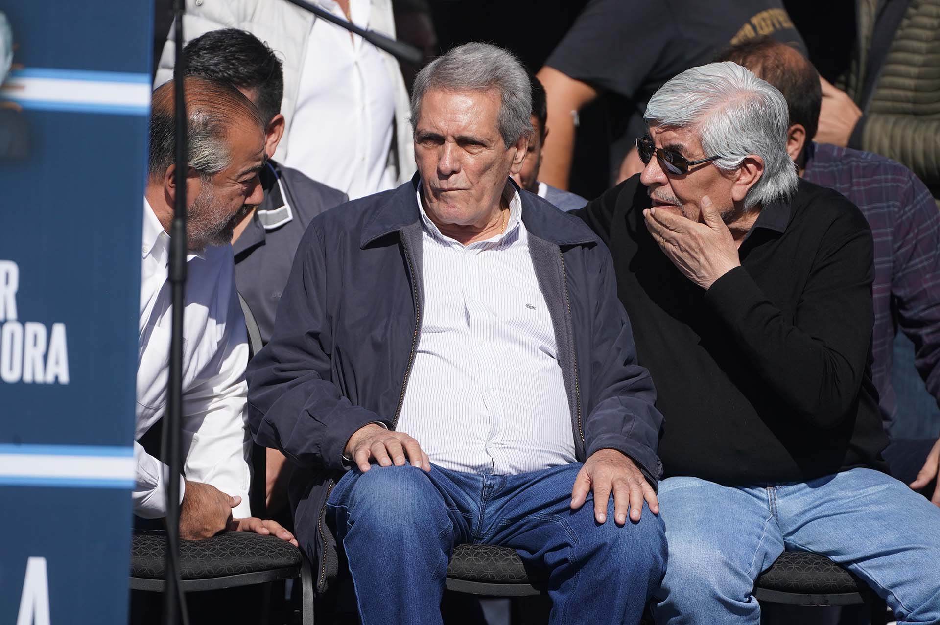 Héctor Daer, Carlos Acuña y Hugo Moyano, en el acto de Defensores de Belgrano