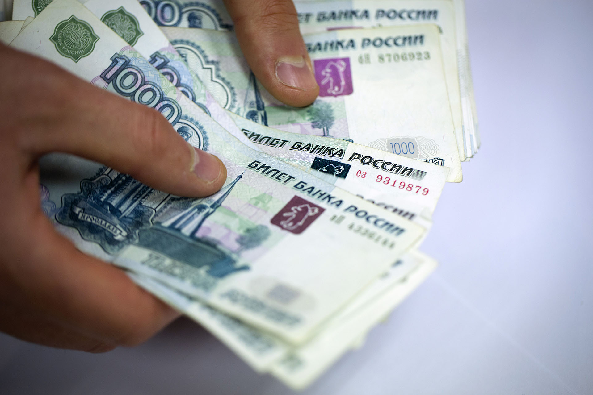 La caída del rublo: la moneda rusa tocó mínimos históricos y ya vale menos  que 1 peso argentino - Infobae