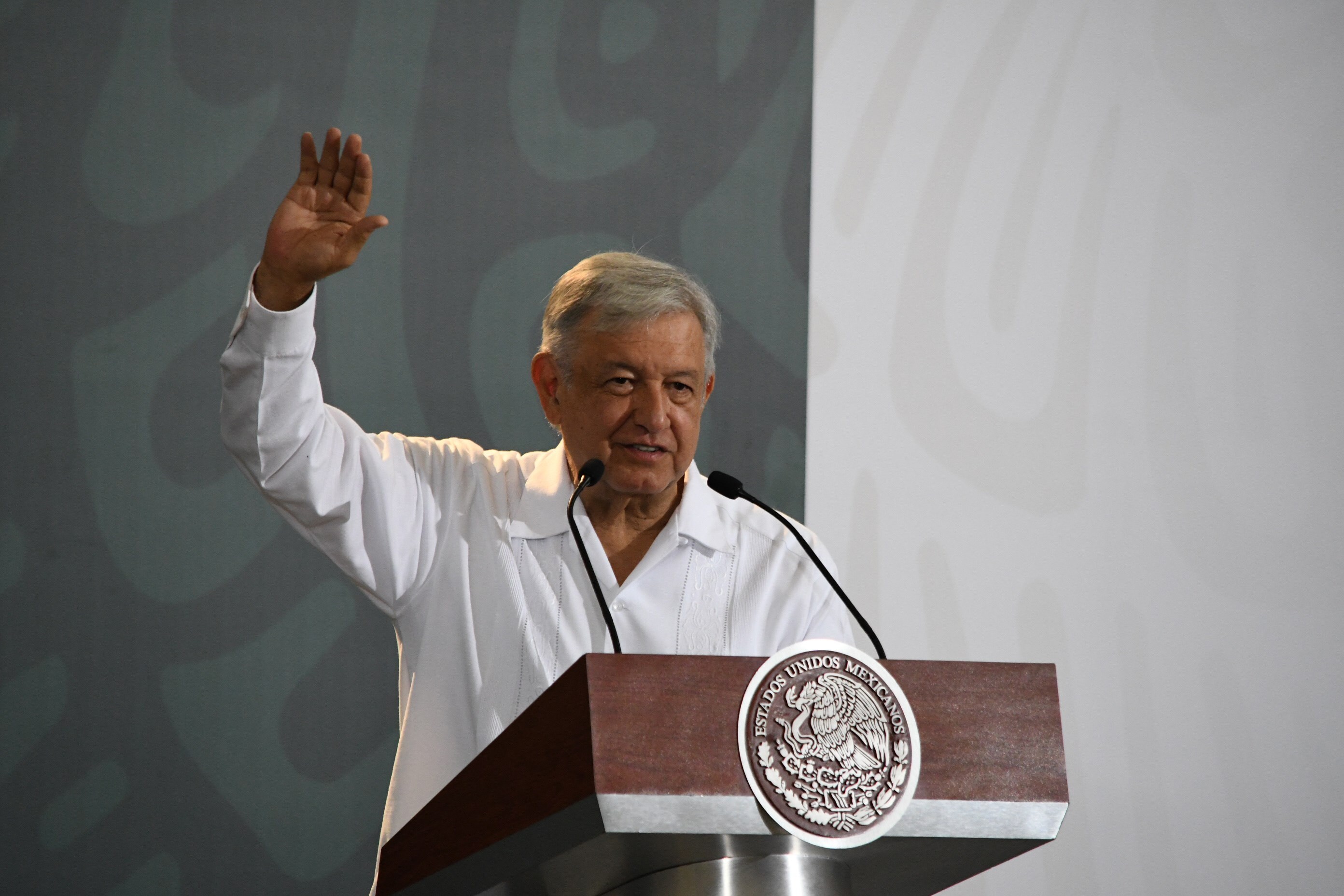 El presidente de México, Andrés Manuel López Obrador prometió que el costo de la cancelación sería tres veces menor (Foto: EFE/ Miguel Victoria/Archivo)
