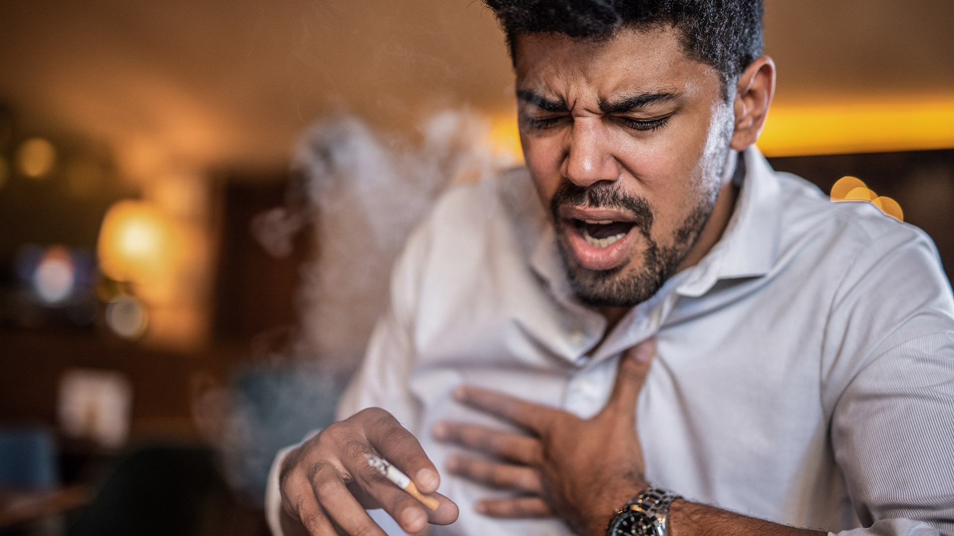 心臓病患者は喫煙をやめれば5年の命を得るだろうと研究は述べています Infobae