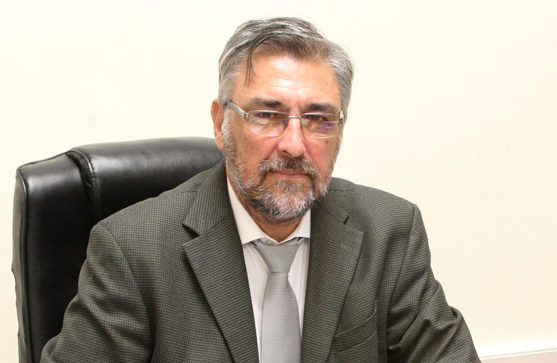 Raúl Molina, exviceministro de gobernanza territorial, cuestiona el poco liderazgo del primer ministro Pedro Angulo en la crisis.