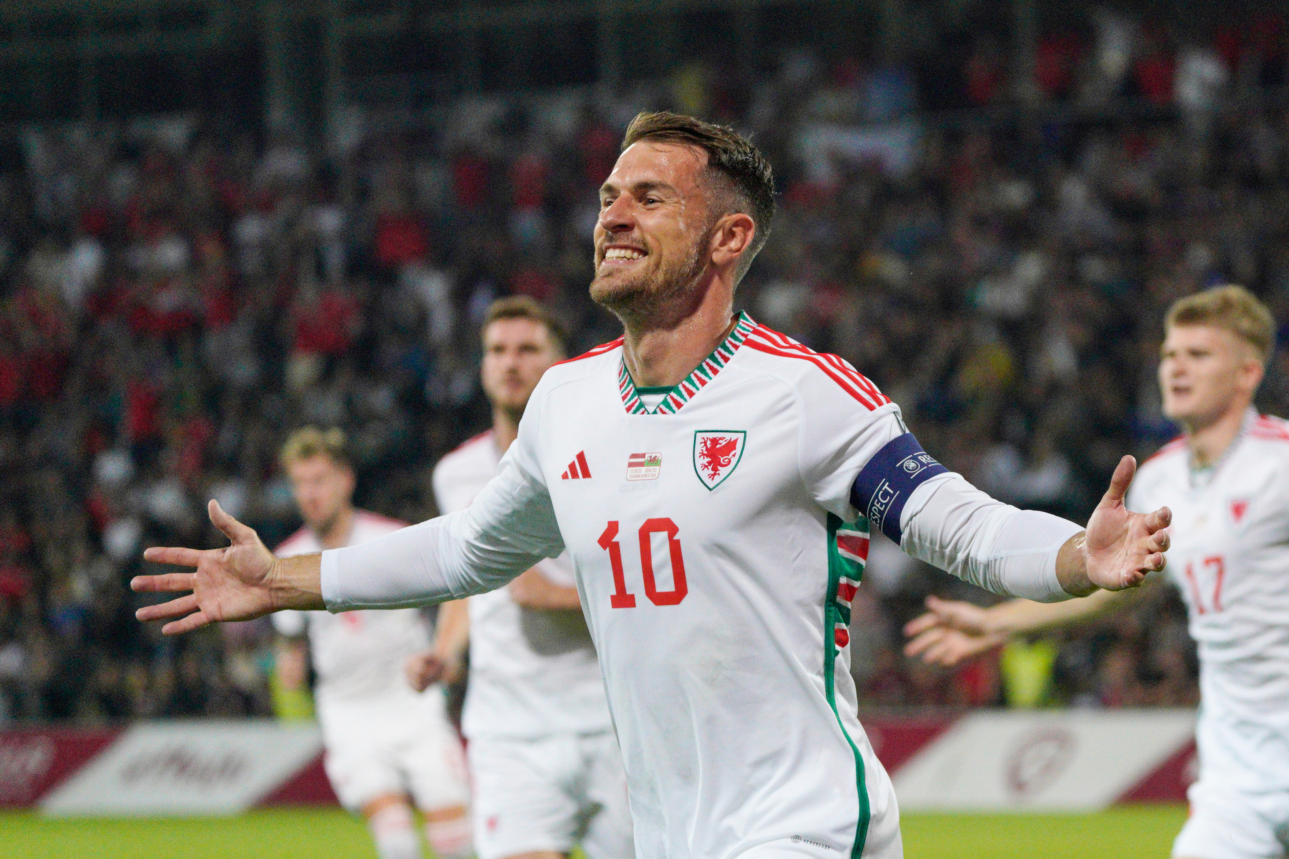 Se retir&oacute; Aaron Ramsey, el futbolista marcado por una "maldici&oacute;n" contra los famosos cada vez que marcaba un gol