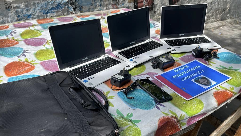 Cayó la banda del “rey de la notebook”: robaban las computadoras escolares que entrega el Gobierno y luego las vendían