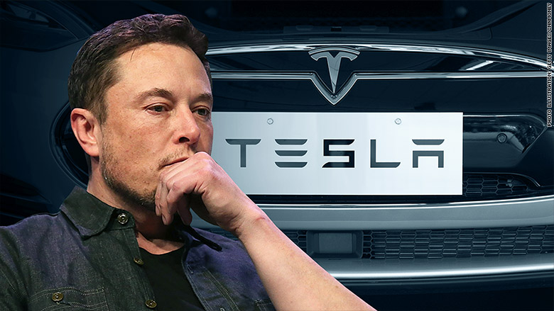 Polémica por regreso a las oficinas de Tesla: no habría mesas, ni Wifi para trabajar