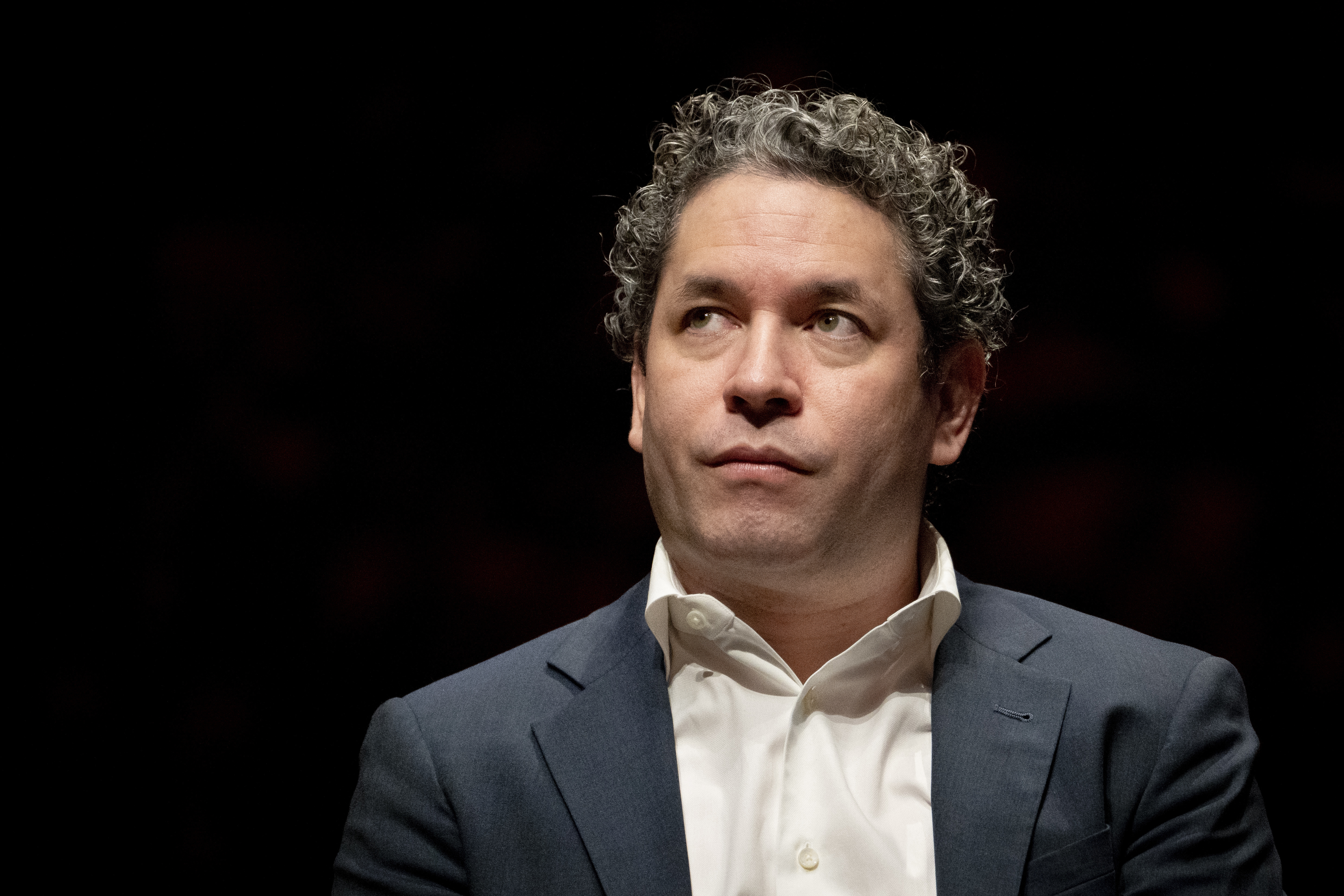 Gustavo Dudamel renuncia sorpresivamente a la Ópera de París