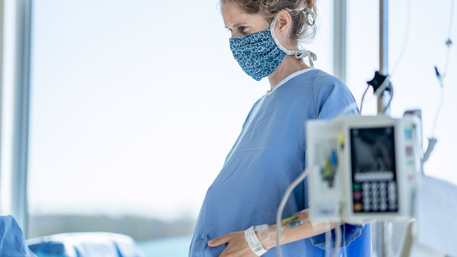 Las dos testigos apuntaron a que algunos del personal médico les hicieron comentarios cuestionando por qué sí se estaban quejando en el parto, pero no lo hicieron en el momento en que concibieron a su bebé (Foto: Getty Images)