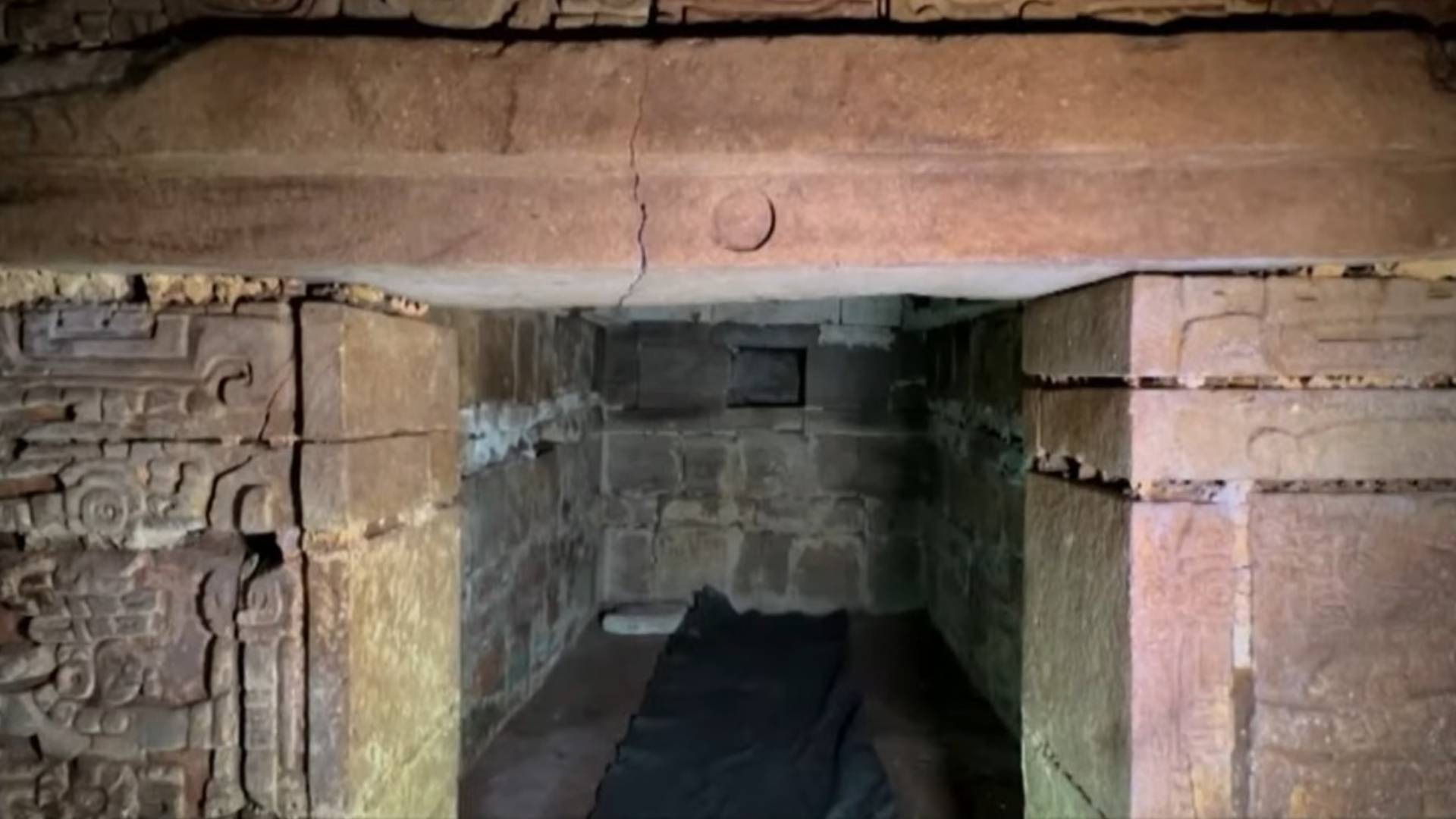 Descubren tumba zapoteca en Oaxaca tras denuncia de saqueo, Sheinbaum celebra hallazgo: “Es algo extraordinario” - Infobae