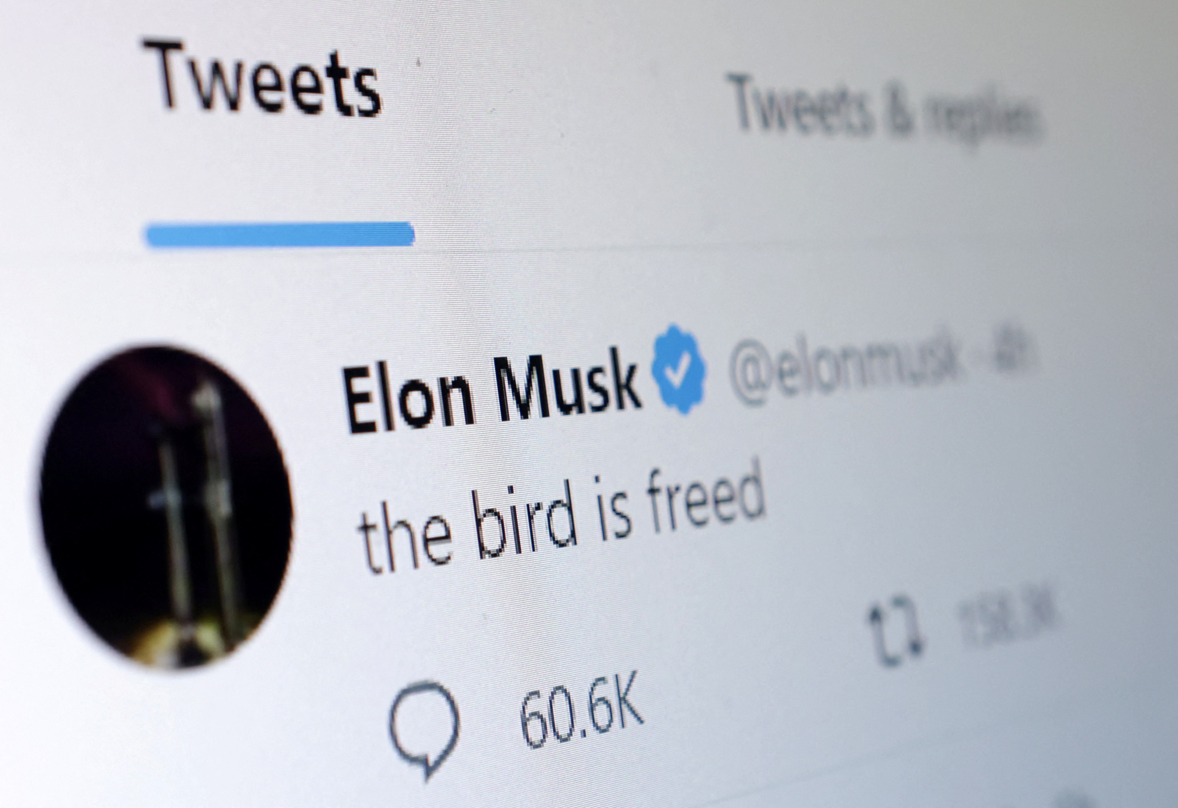 Elon Musk dio USD 44 mil millones por Twitter. REUTERS/Dado Ruvic/Illustration