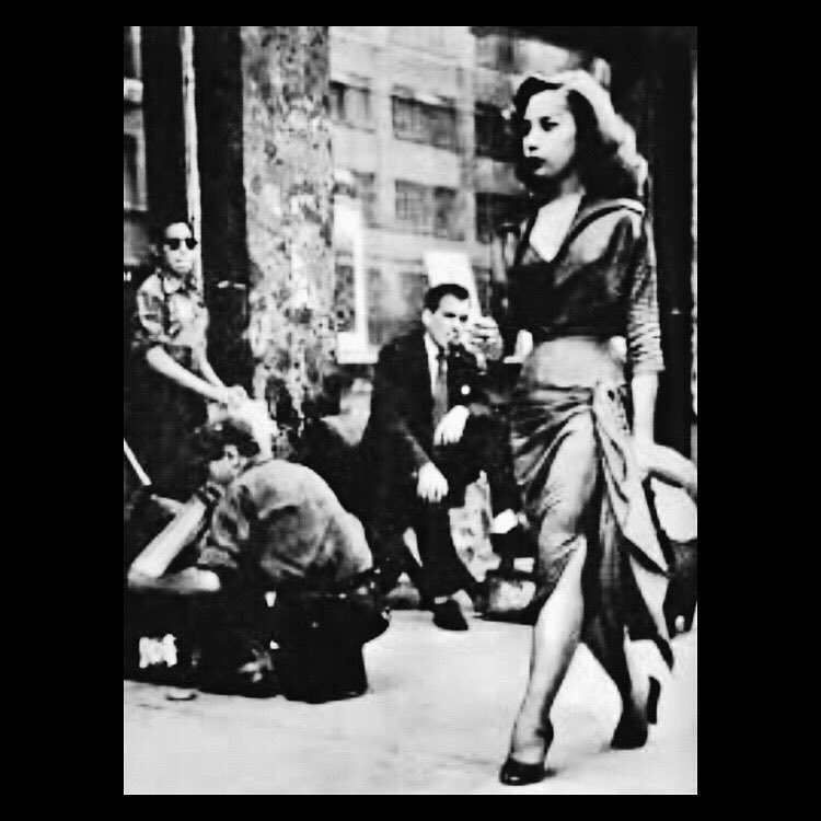 A ustedes les consta! Ésta es la historia detrás de la fotografía,  reconocida por la UNESCO, que capturó la CDMX en los años 50 - Infobae
