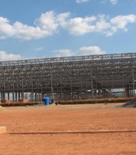 Empresa Servicios de Laminación de Aluminio SERLACA (Ciudad del Aluminio) en Caicara del Orinoco. 