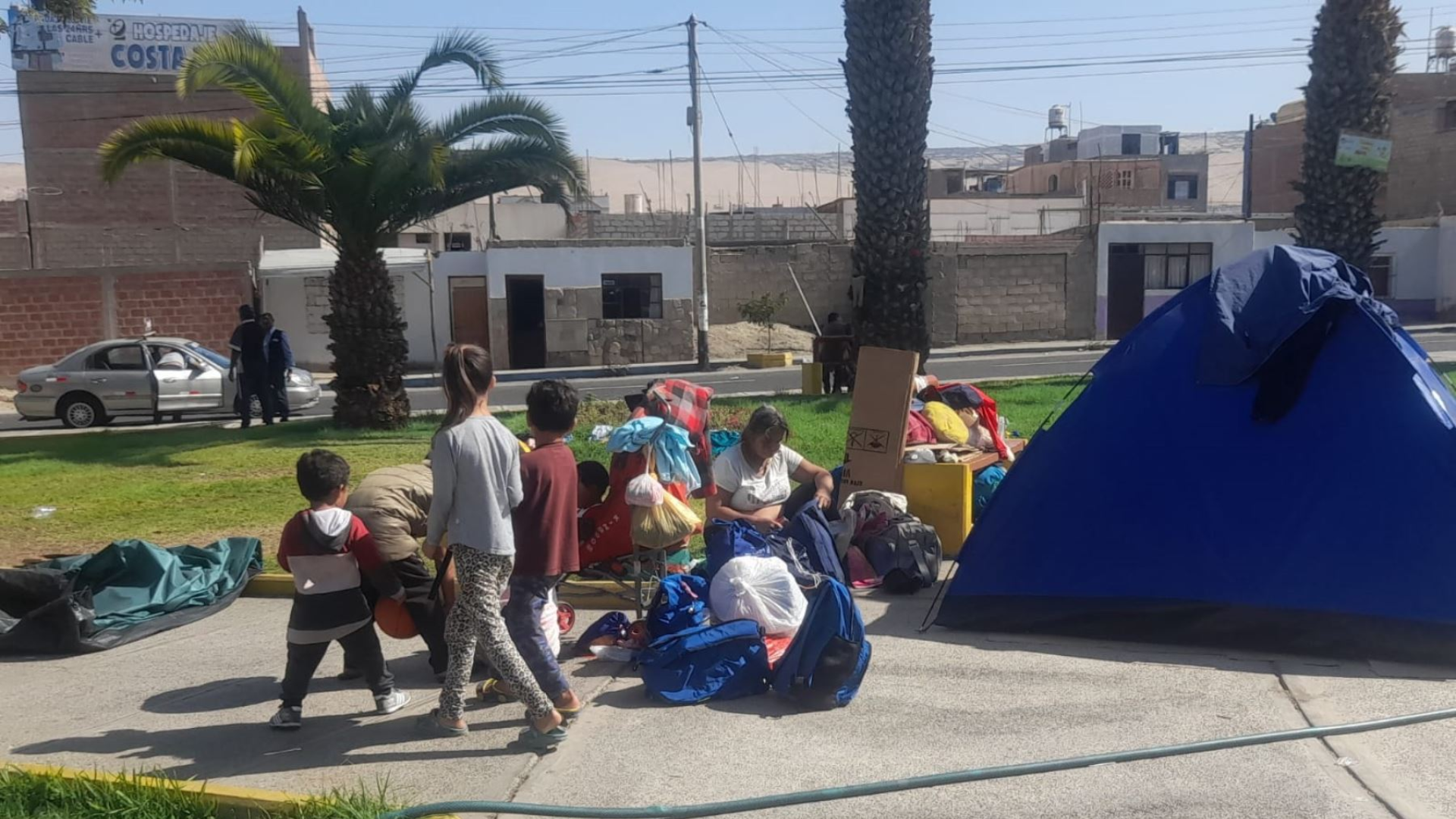 Crisis migratoria Perú-Chile: desalojan a migrantes de parque en Tacna