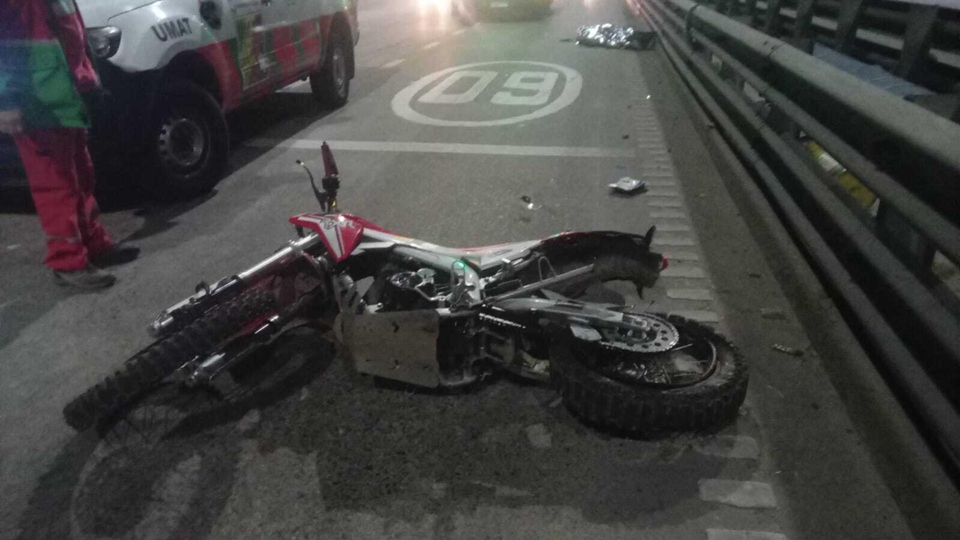 Un motociclista de 41 a&ntilde;os muri&oacute; tras un choque con un auto en la autopista 9 de Julio