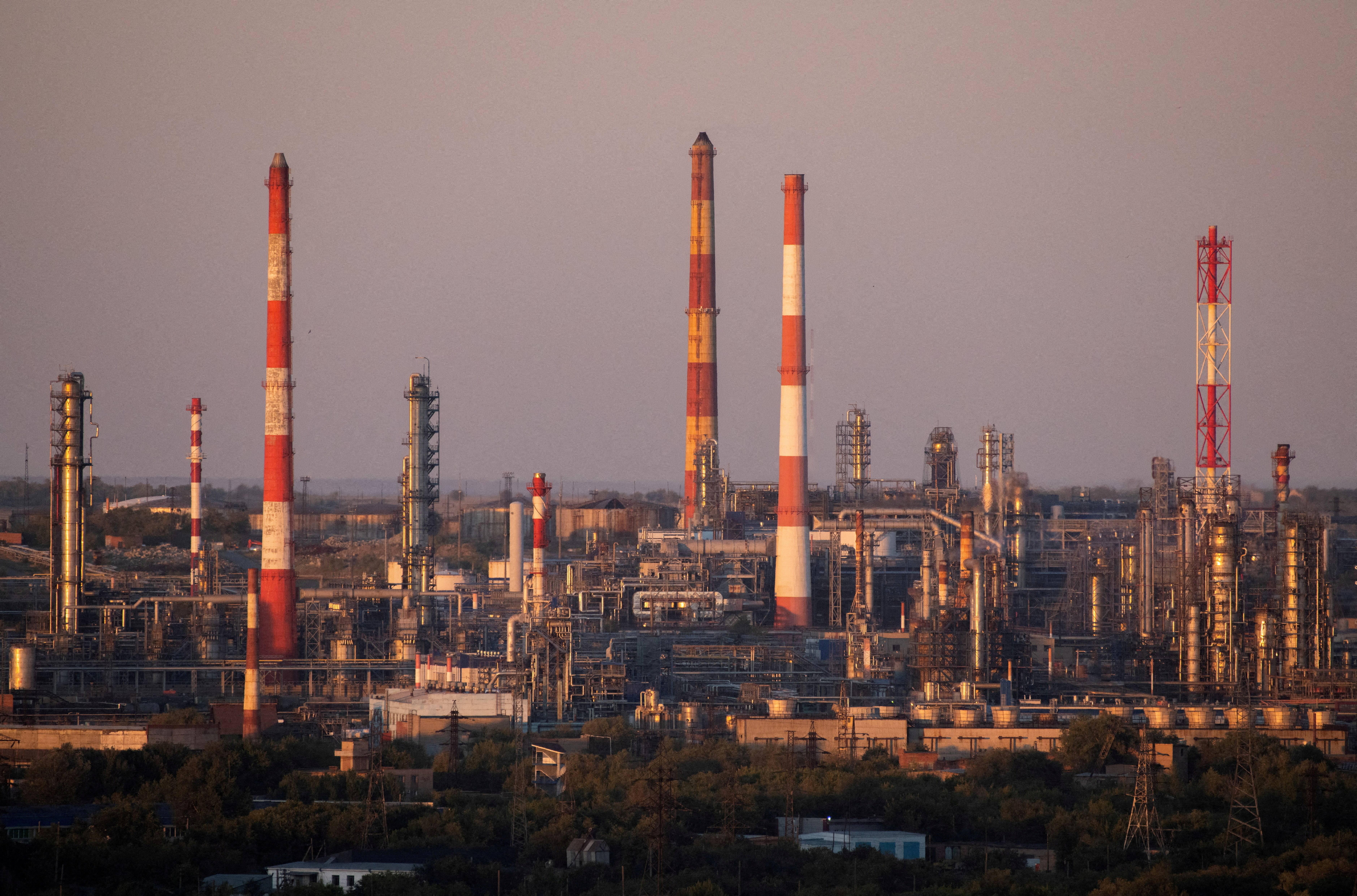Ucrania dej&oacute; fuera de servicio a una de las refiner&iacute;as m&aacute;s importantes de Rusia: 