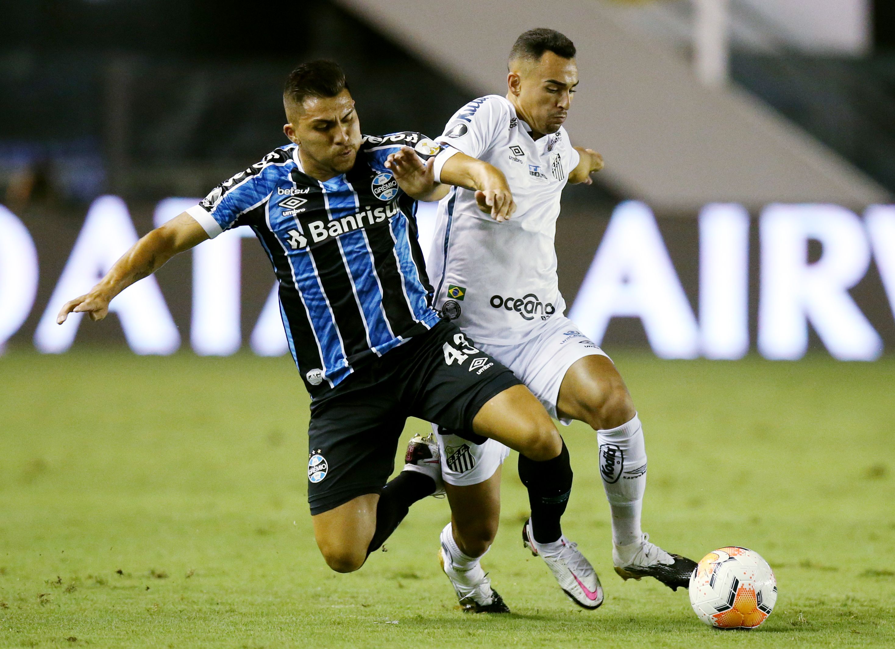 Santos eliminó a Gremio en Vila Belmiro y ahora aguarda por Boca o Racing (REUTERS/Alexandre Schneider)
