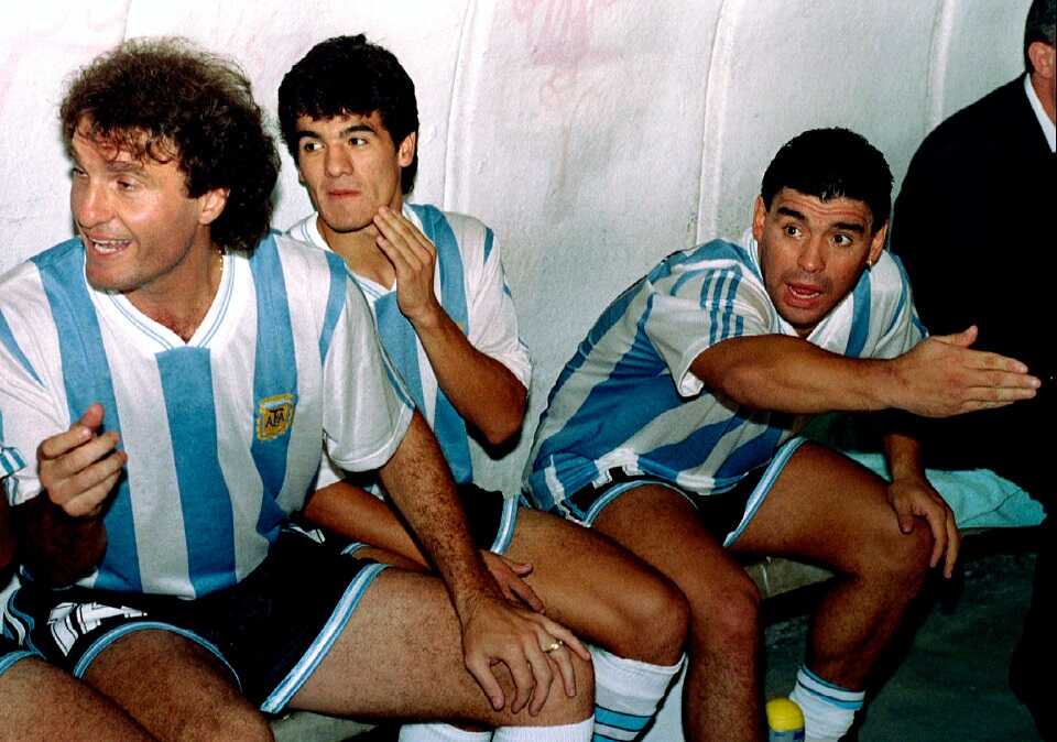 La emoci&oacute;n de Ruggeri cuando le mostraron una foto suya con Maradona y la historia de la cinta de capit&aacute;n 