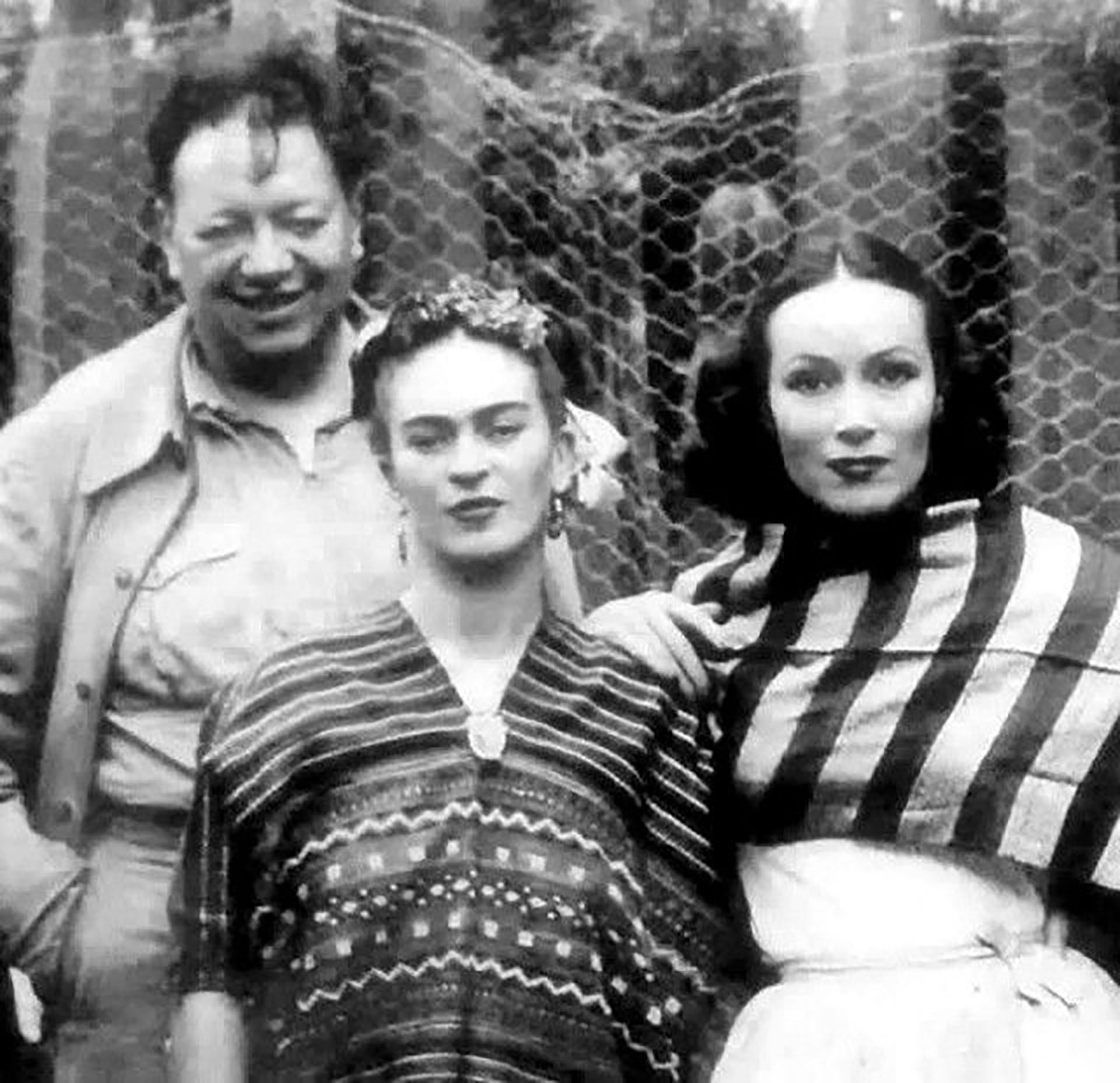 En 1949 Diego Rivera enloqueció de amor por la actriz María Félix. Frida también la admiraba