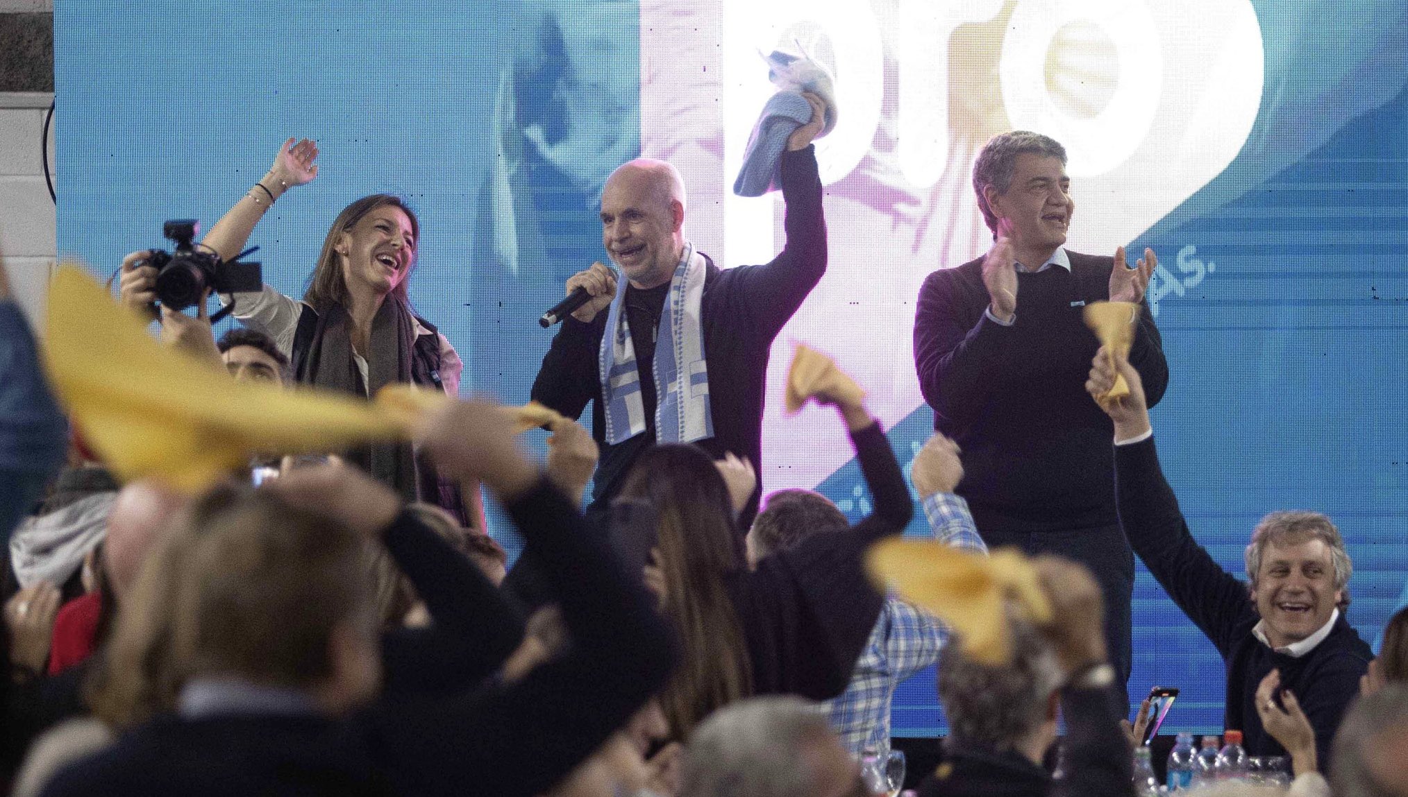 Soledad Acuña, Horacio Rodríguez Larreta y Jorge Macri, en el locro que compartieron en el Sindicato Gastronómico porteño