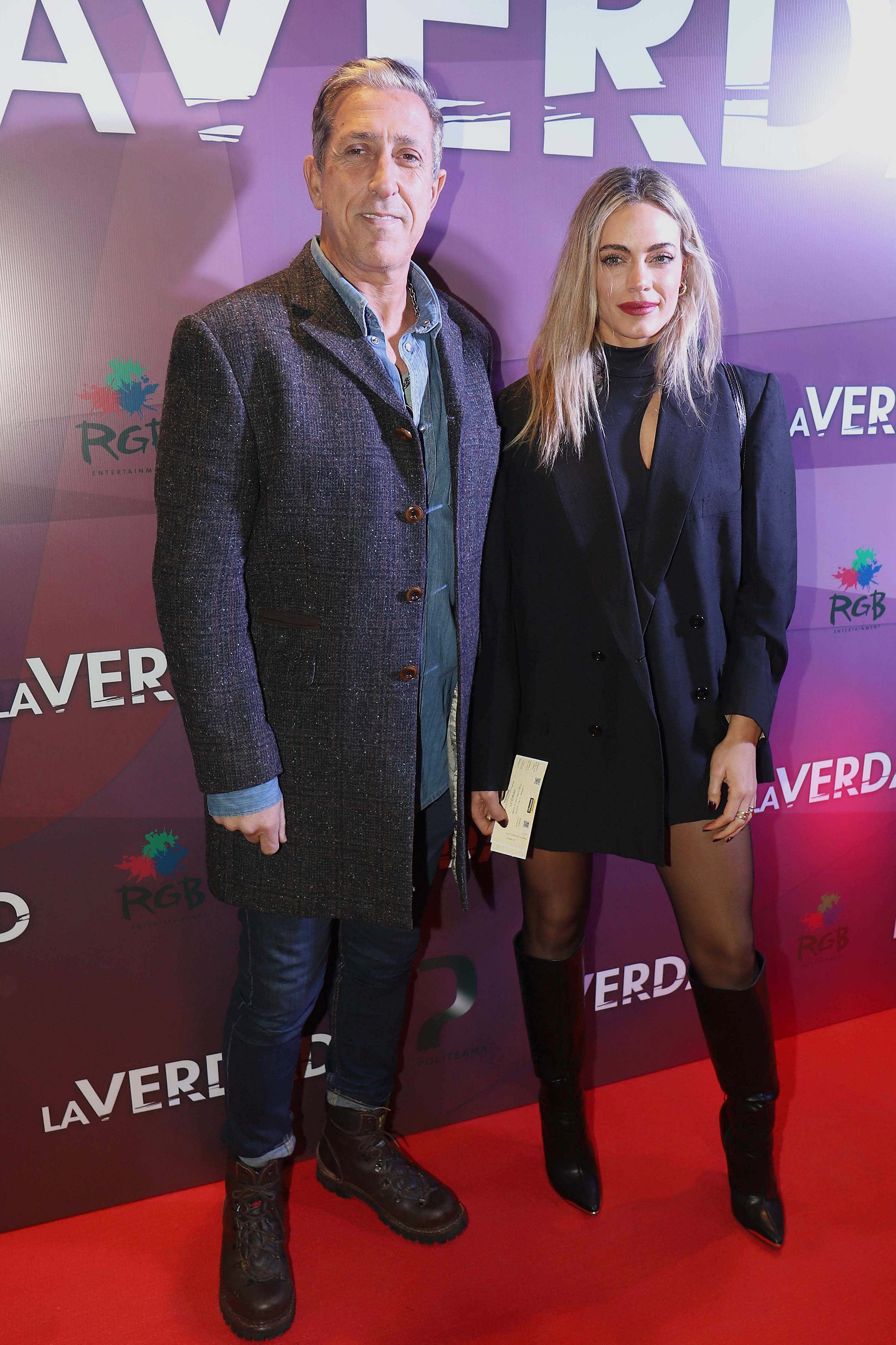 El Turco Naim and Emiia Attías, one of the celebrity couples who attended the event