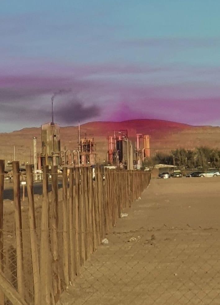 Otra imagen de la emergencia medioambiental que se produjo en el norte de Chile. (Foto Twitter: @JeannetteQuim)
