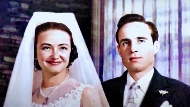 Roberto Gómez Bolaños y Graciela Fernández se casaron en 1968, y su relación duró hasta 1989. Se conocieron cuando él tenía 22 años ,ella era 7 años menor que él, Graciela Fernández