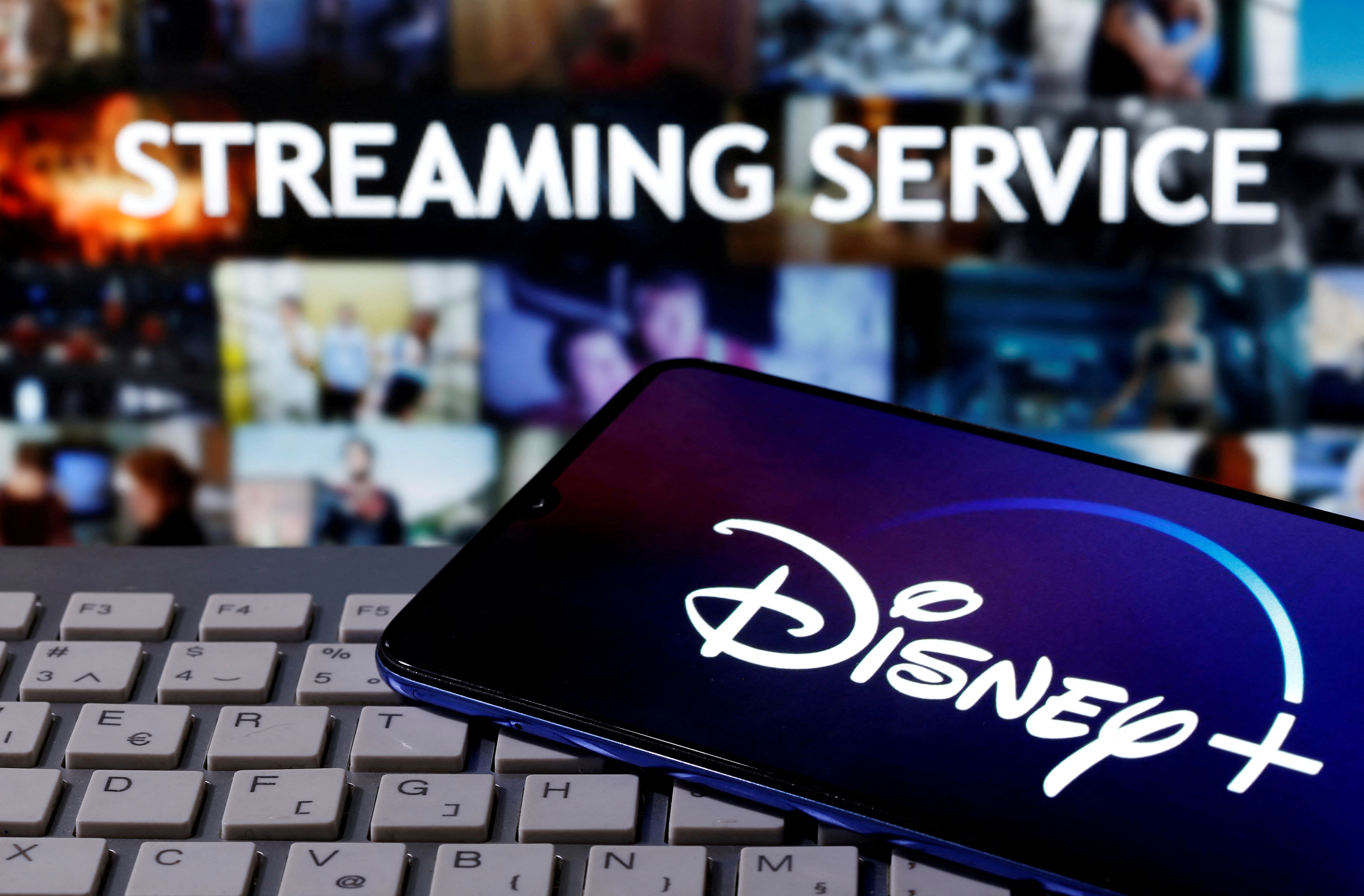 El servicio streaming de Walt Disney subirá sus precios y lanzará una versión con publicidad. (REUTERS/Dado Ruvic)