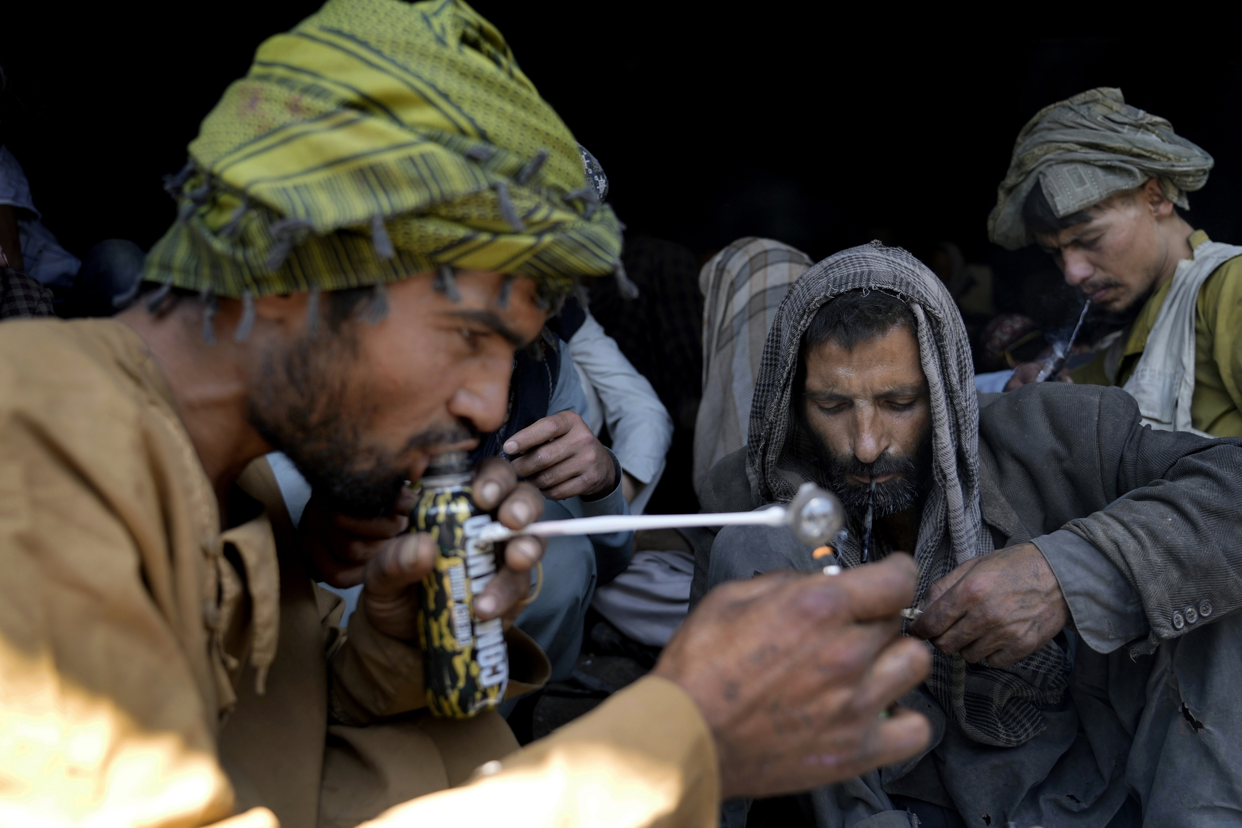 Actualmente se desconoce la cifra de adictos, pero se cree que no ha hecho más que aumentar (AP Photo/Ebrahim Noroozi)