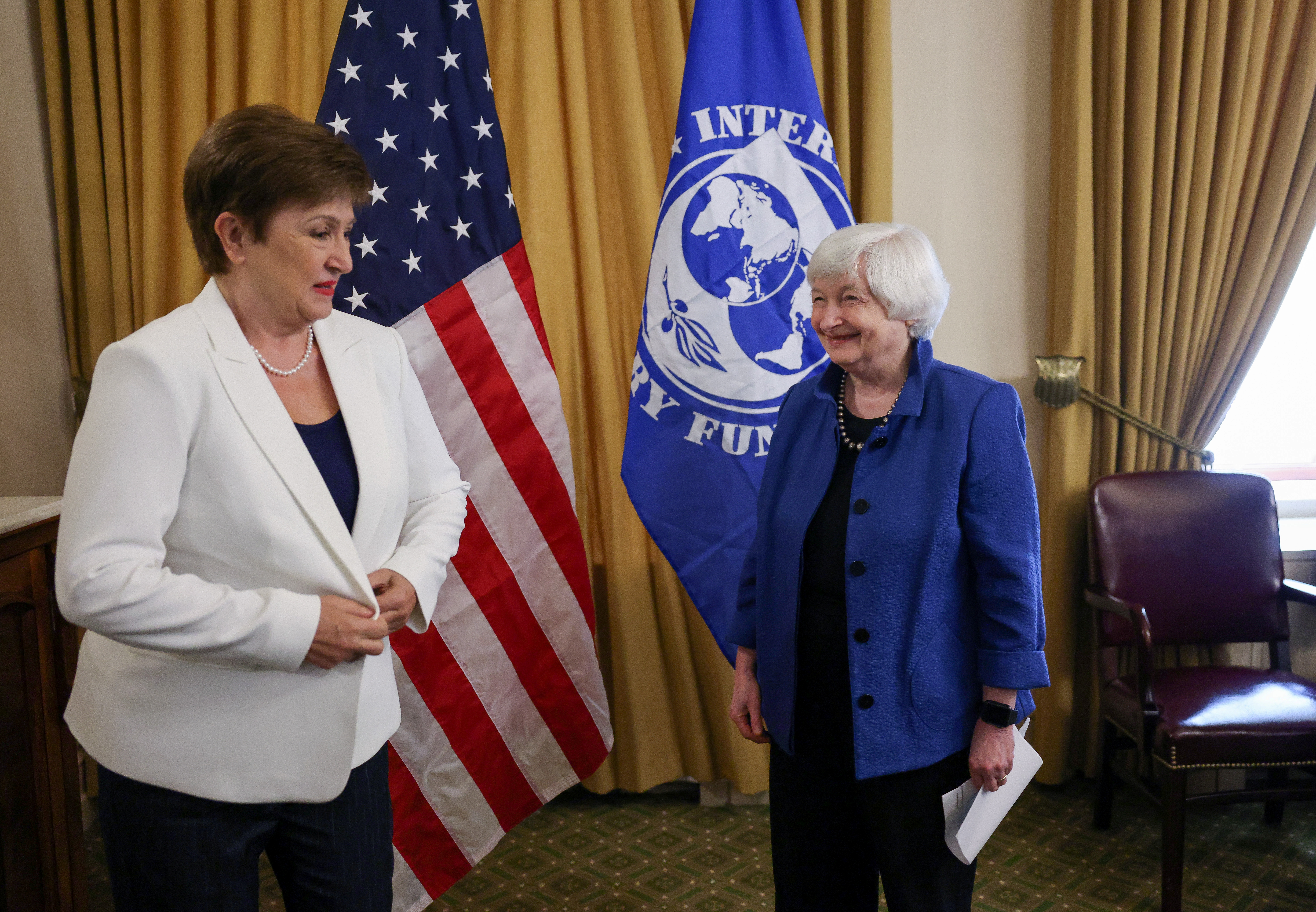 Kristalina Georgieva, directora del FMI, junto a la secretaria del Tesoro de EEUU, Janet Yellen (Foto: REUTERS)
