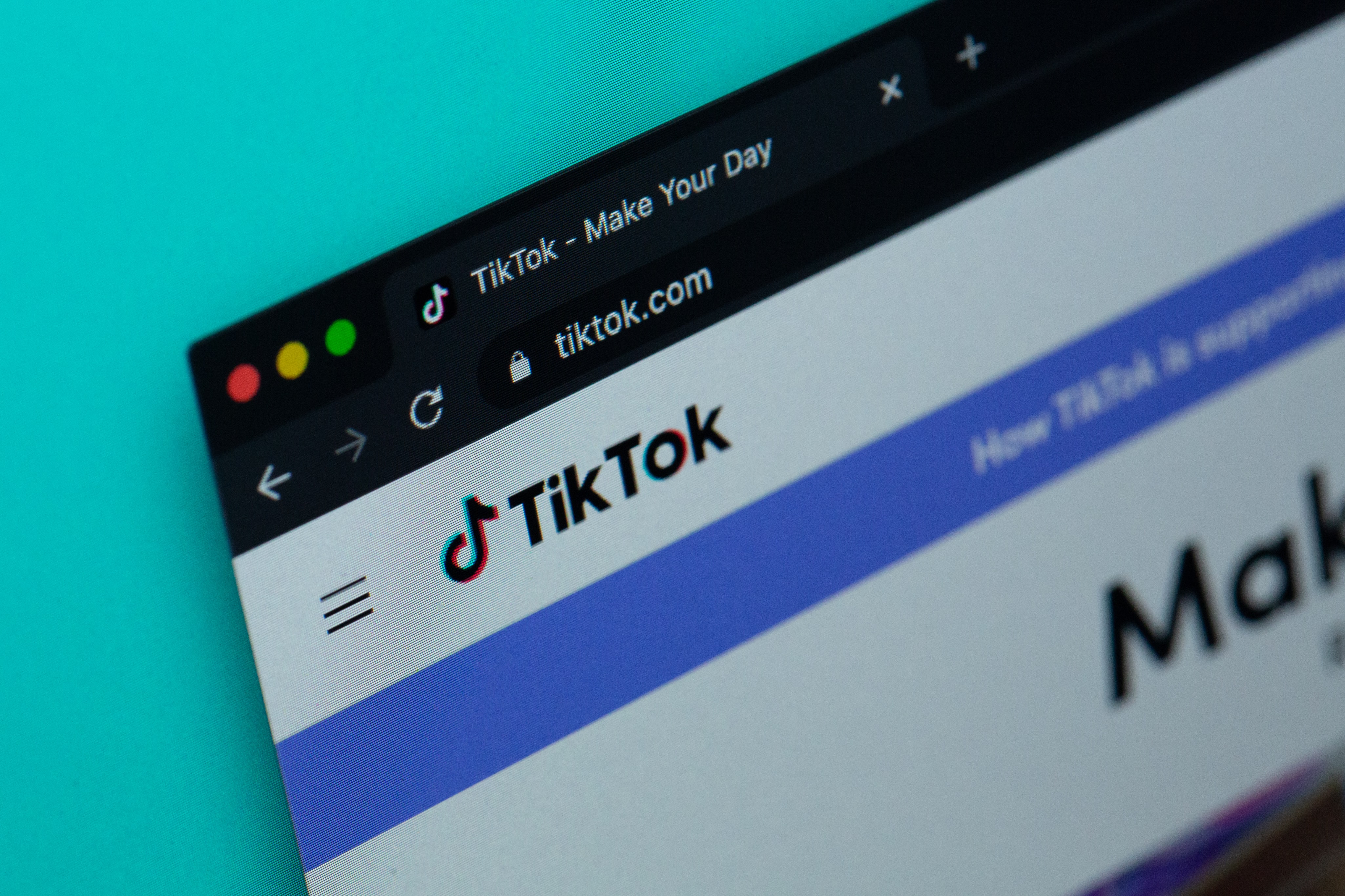Por qué se quiere eliminar a TikTok de las tiendas de Apple y Google