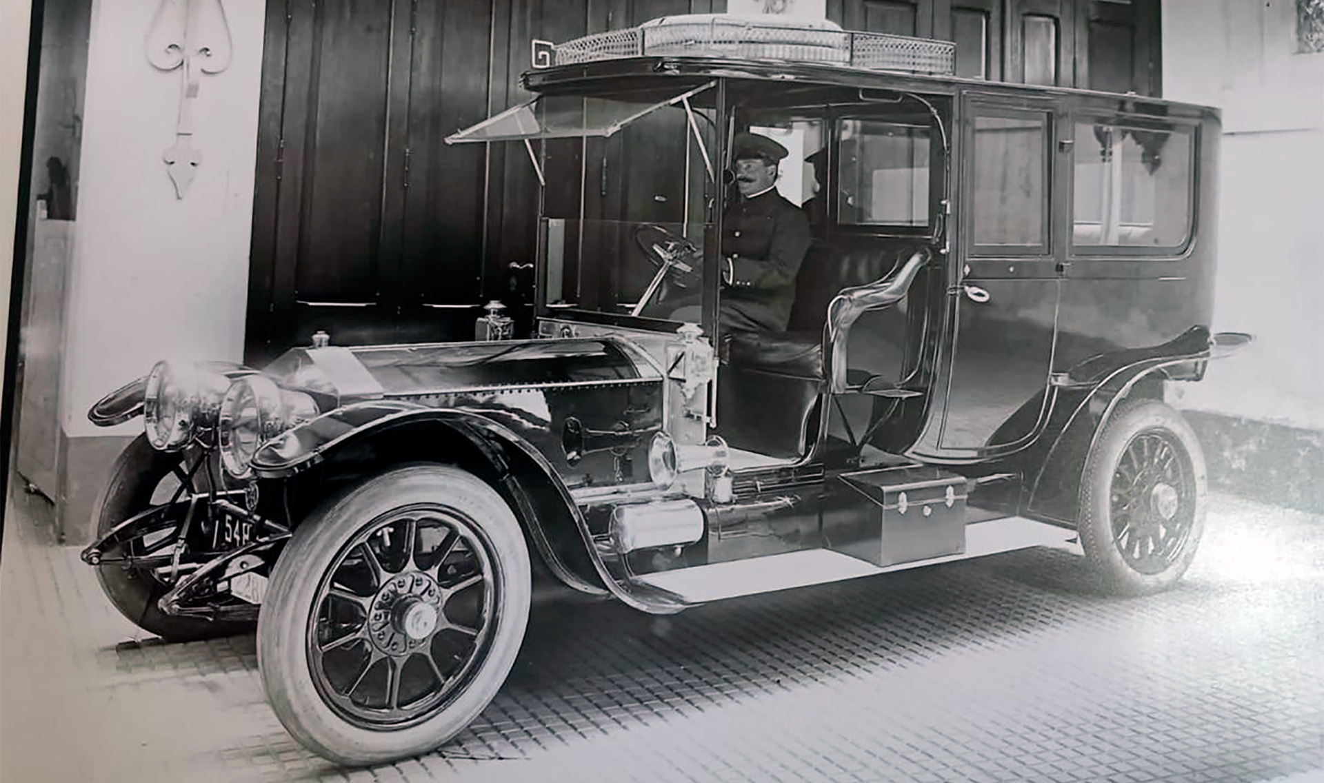 Viajó un año por Europa y sobrevivió al Titanic: la historia del Rolls-Royce que todavía conserva la familia Pereyra Iraola