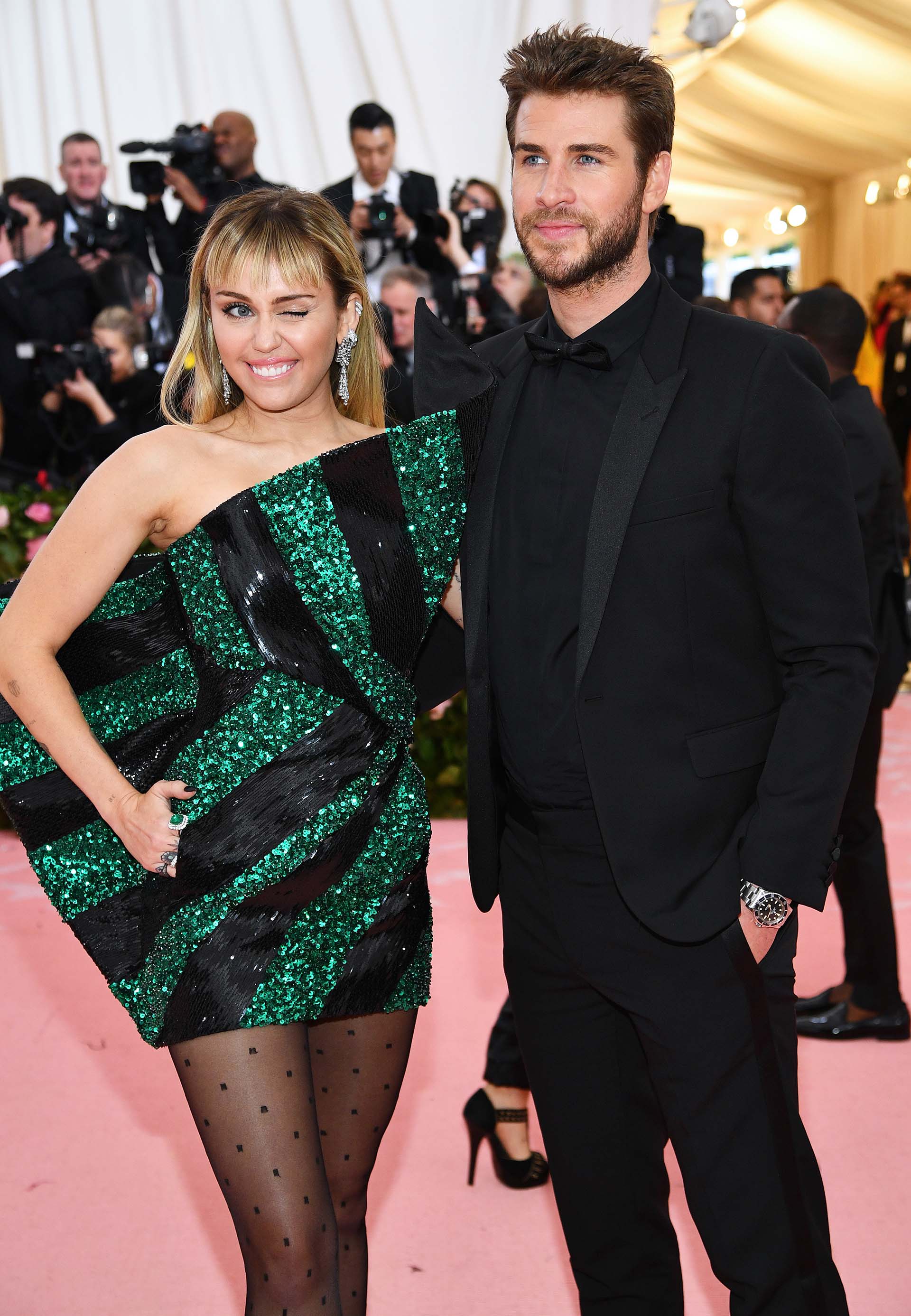 Miley Cyrus y Liam Hemsworth, dos invitados que siempre están presente en la gala del MET (AFP9